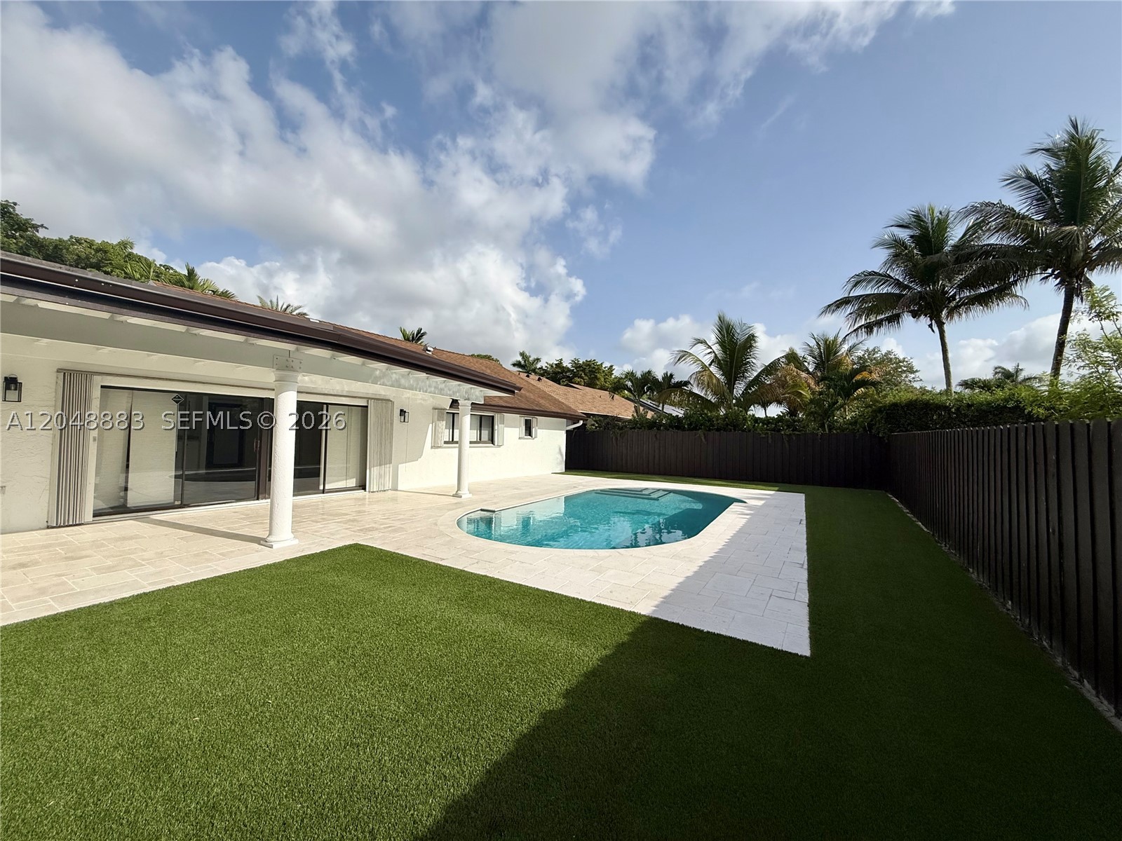 KENDALE COUNTRY CLUB ESTA - Residential Lease
