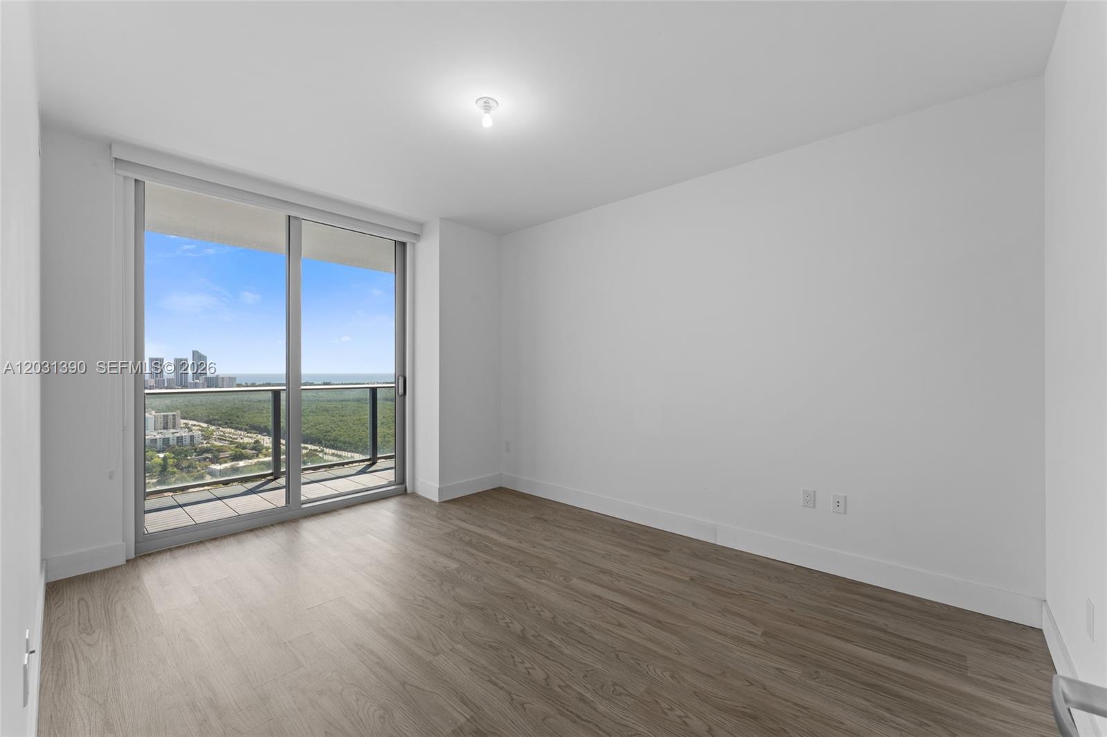 THE HARBOUR SOUTH CONDO - Residential Lease