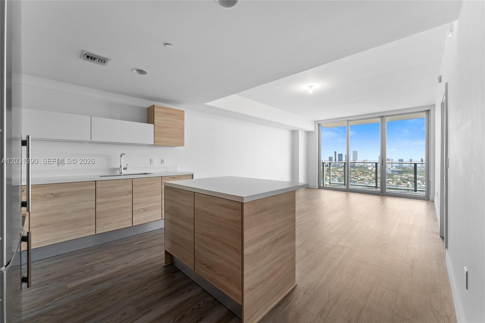 THE HARBOUR SOUTH CONDO - Residential Lease