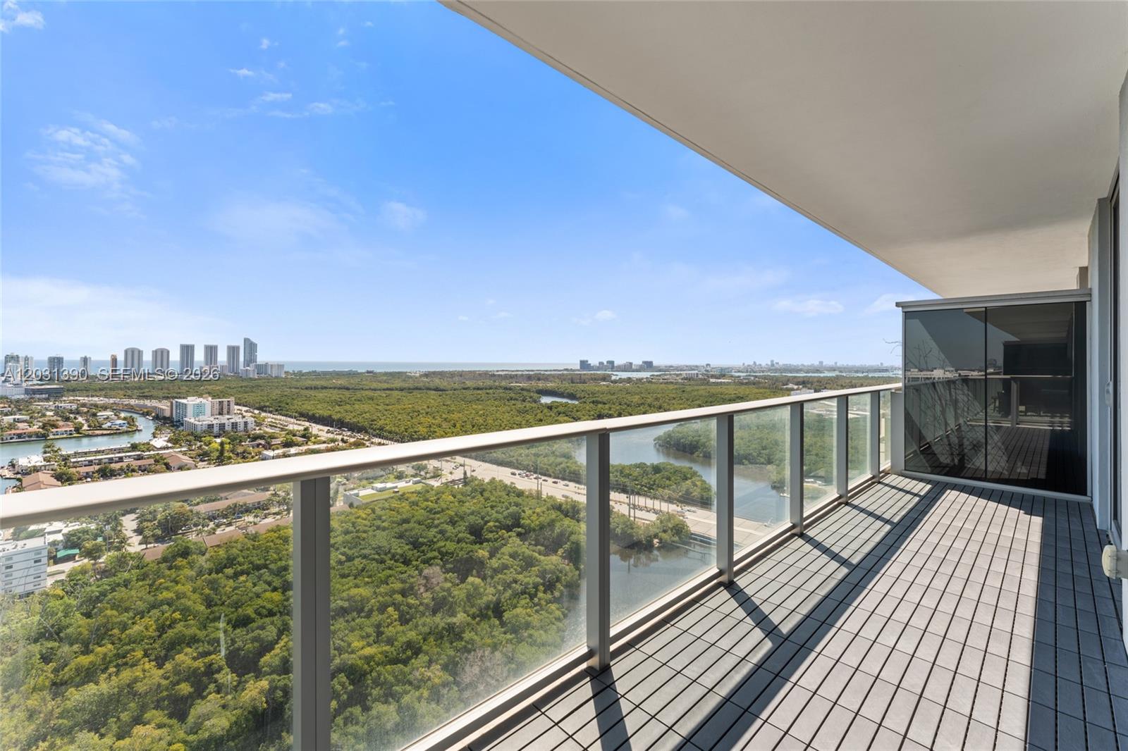 THE HARBOUR SOUTH CONDO - Residential Lease