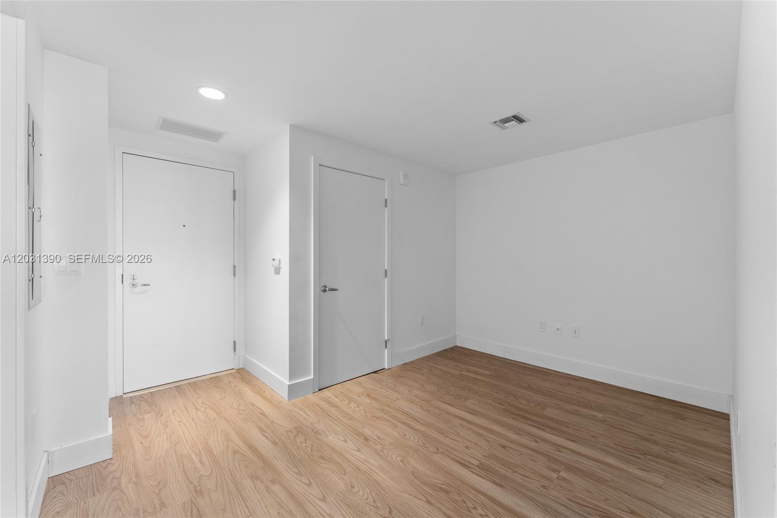 THE HARBOUR SOUTH CONDO - Residential Lease