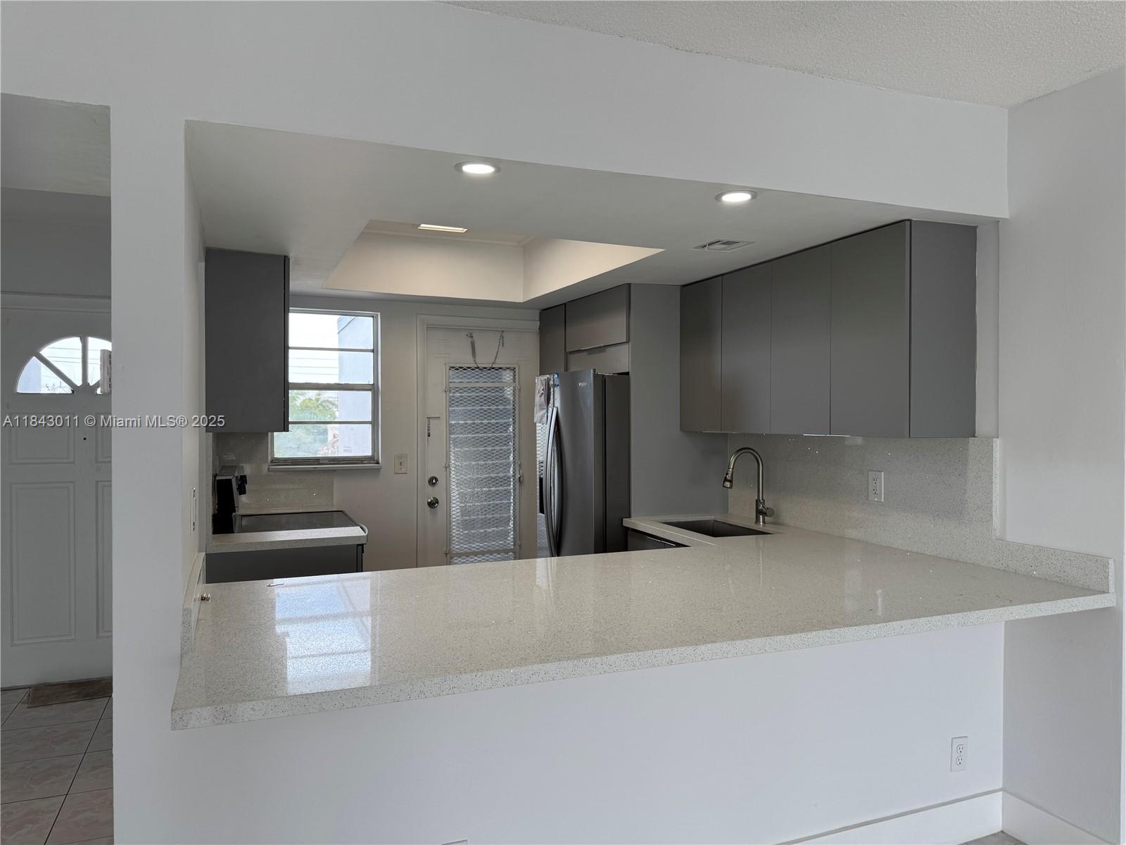 APRIL MIST CONDO - Residential