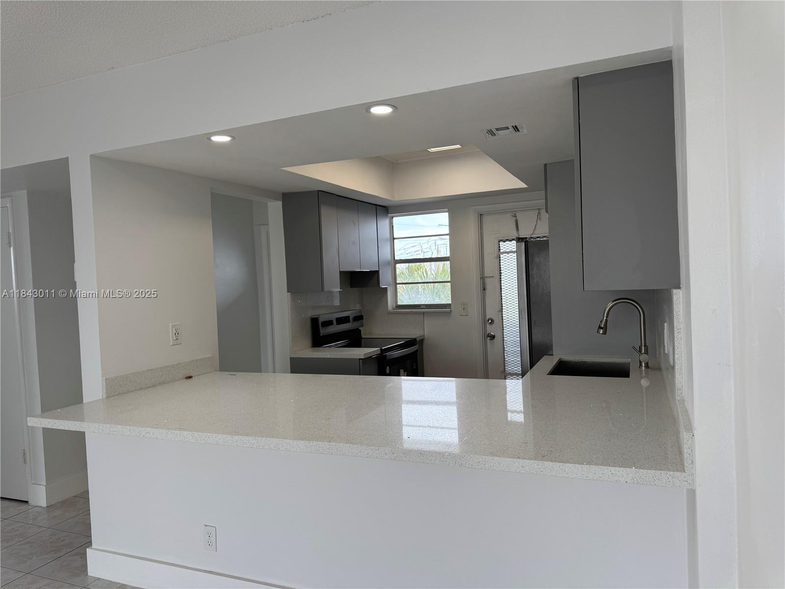 APRIL MIST CONDO - Residential