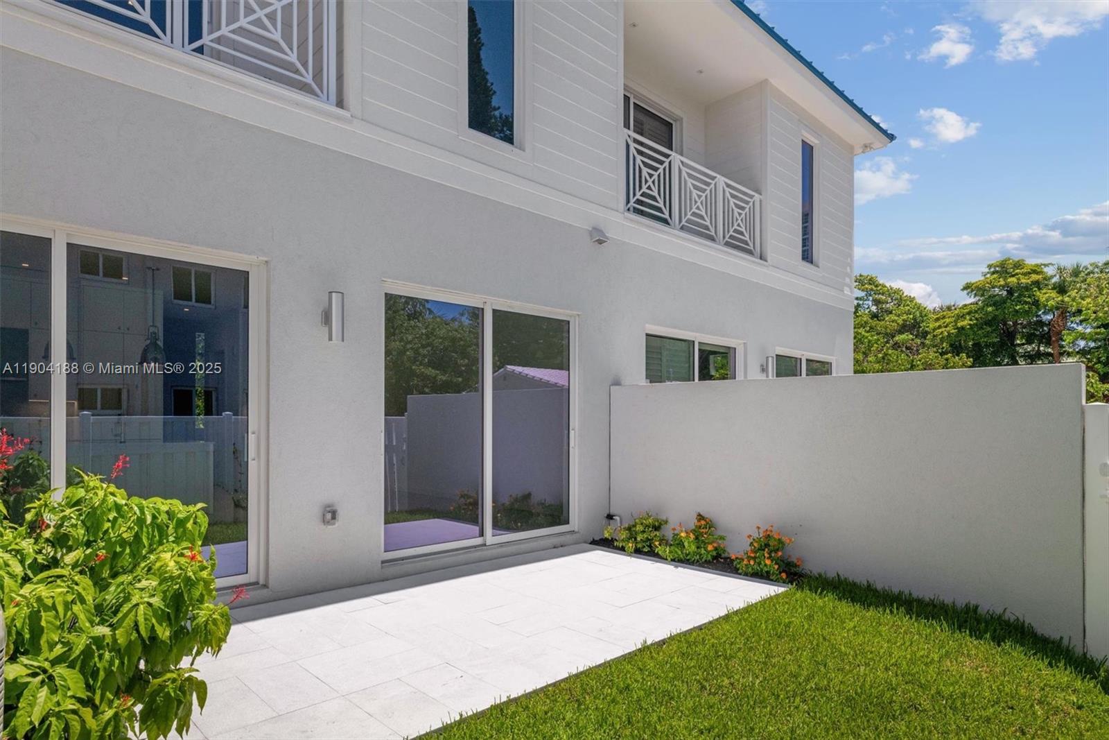 BLUE WATER BEACH - Residential