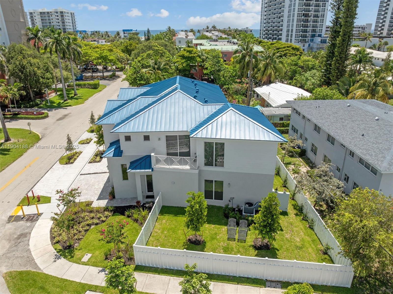 BLUE WATER BEACH - Residential