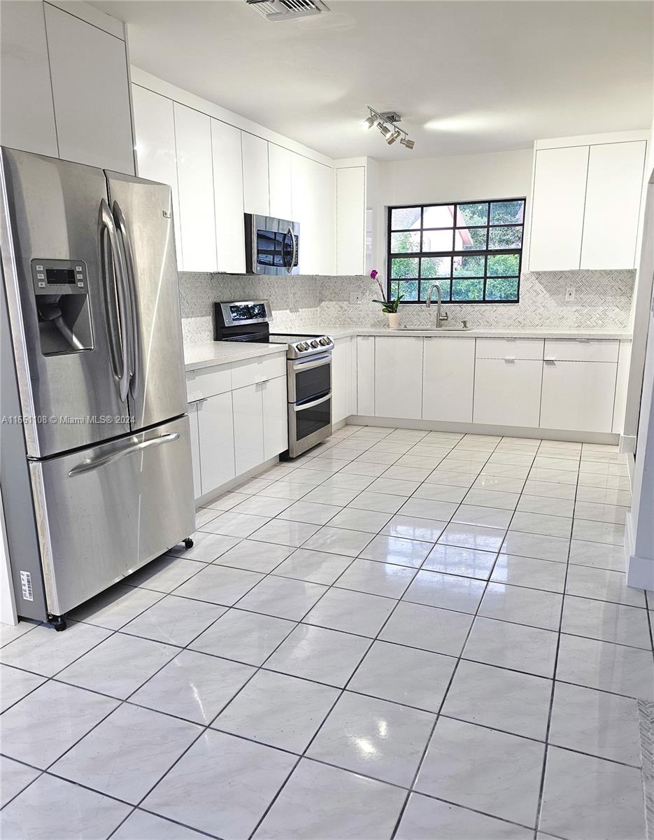 CANTISANO SUB - Residential Lease