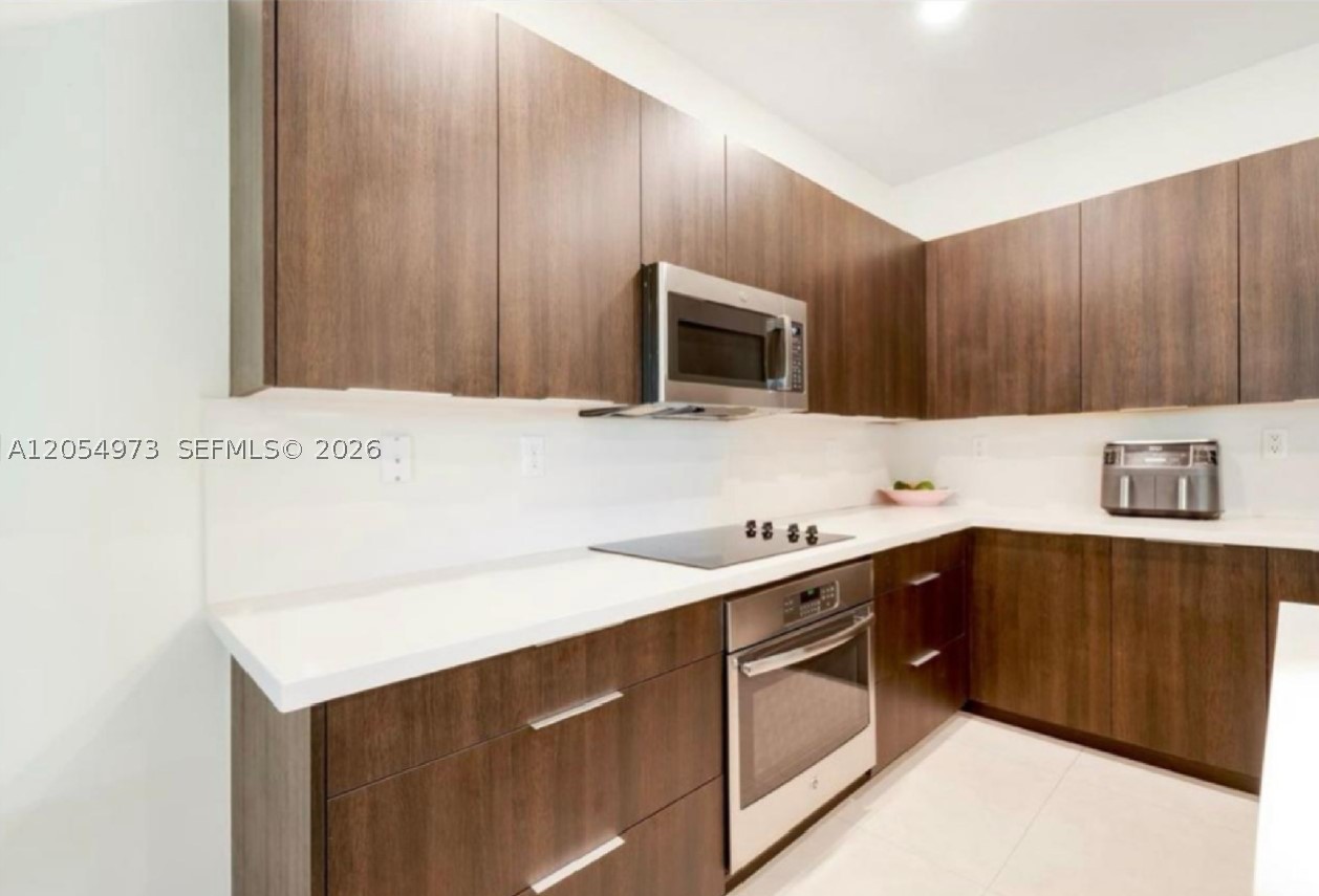 GRAND BAY SOUTH ESTATES - Residential