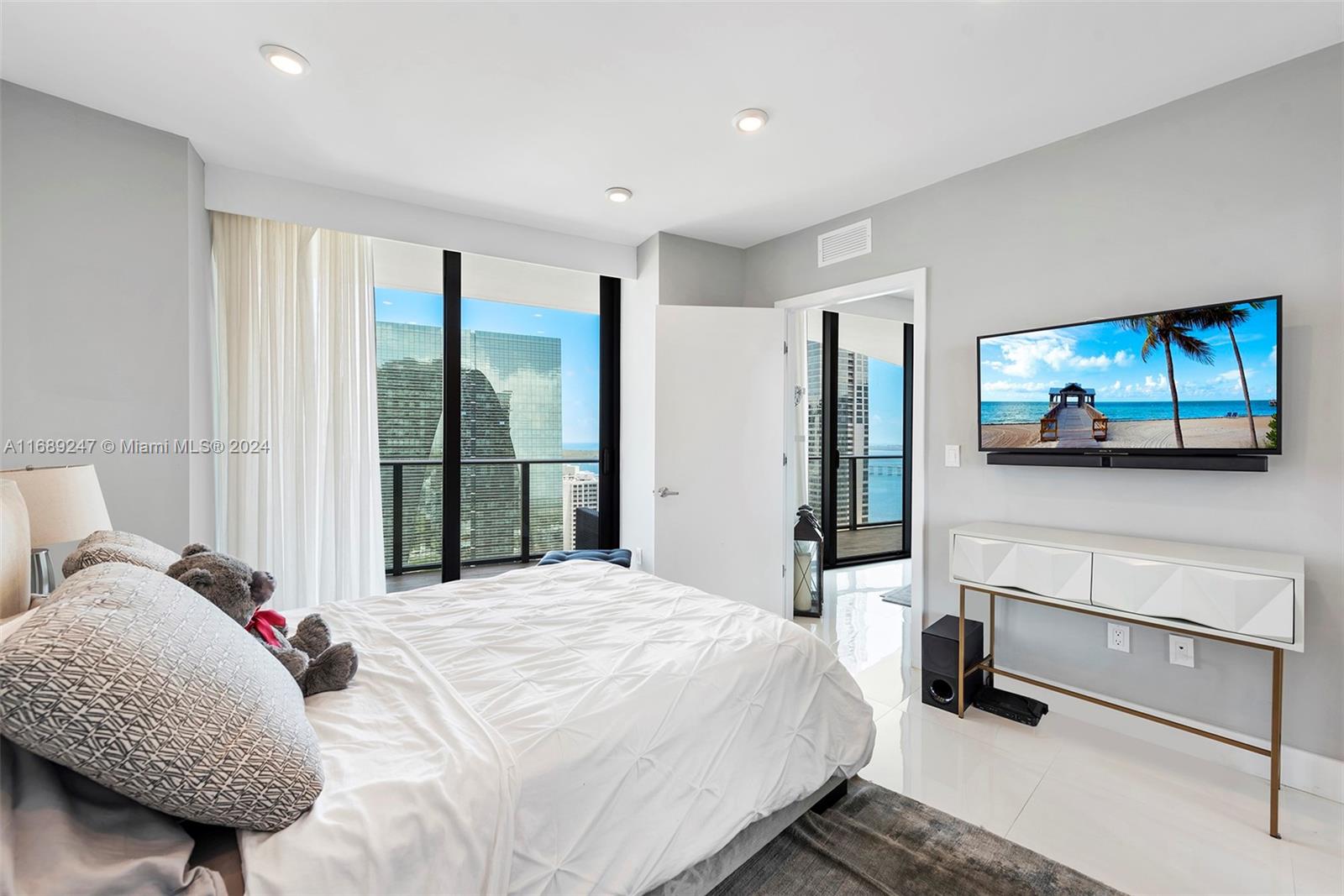 1300 S MIAMI AVENUE CONDO - Residential