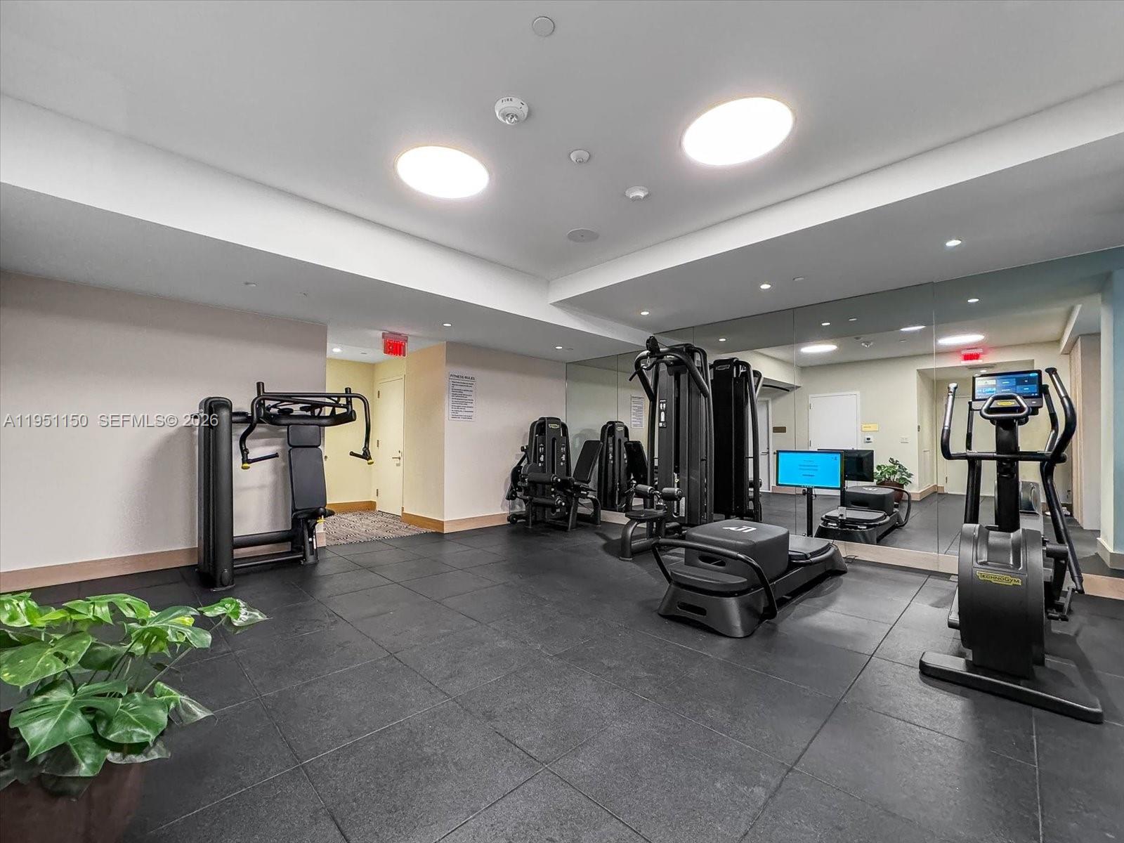 MR C RESIDENCES - Residential