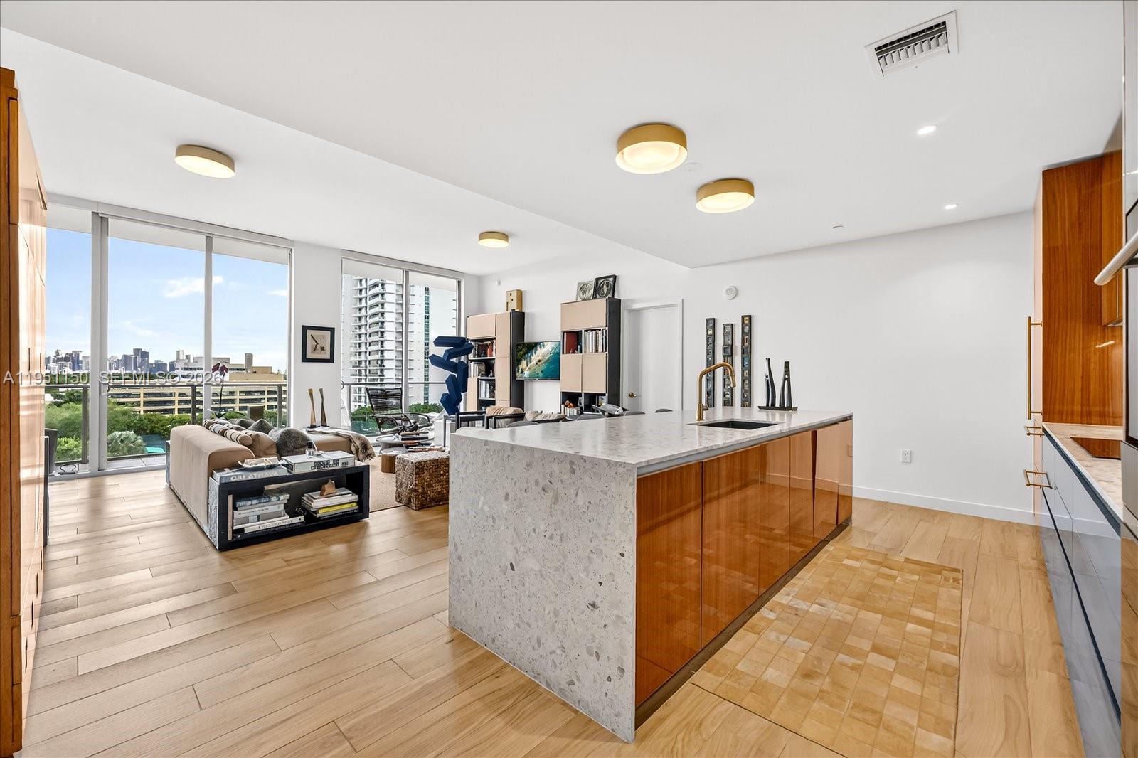 MR C RESIDENCES - Residential