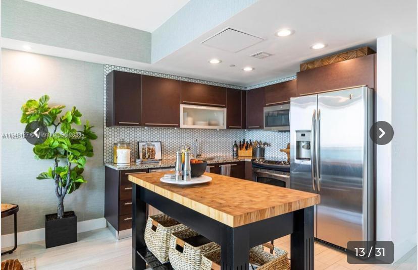 THE PLAZA 901 BRICKELL CO - Residential Lease