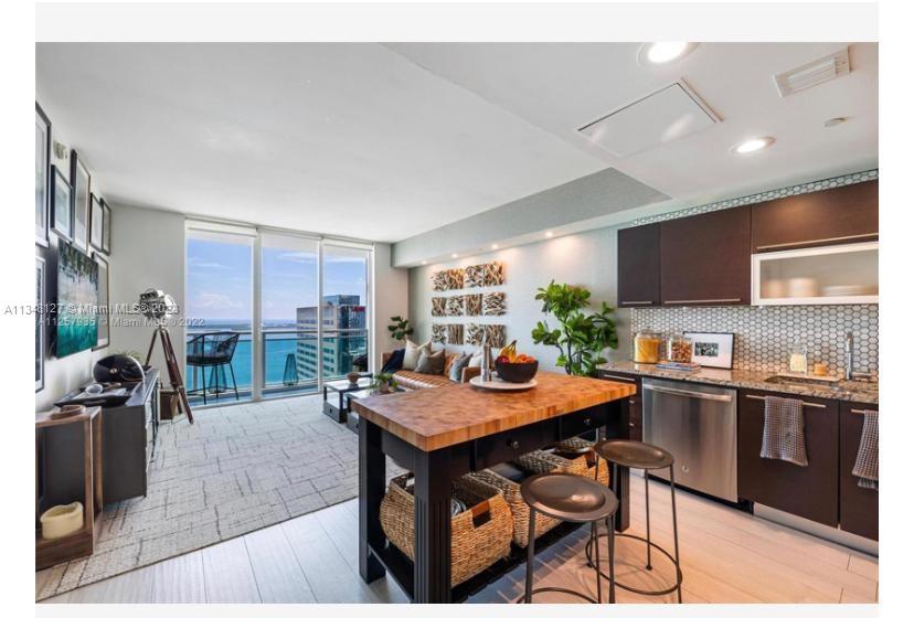 THE PLAZA 901 BRICKELL CO - Residential Lease