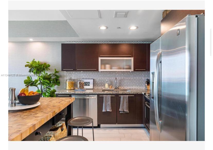 THE PLAZA 901 BRICKELL CO - Residential Lease