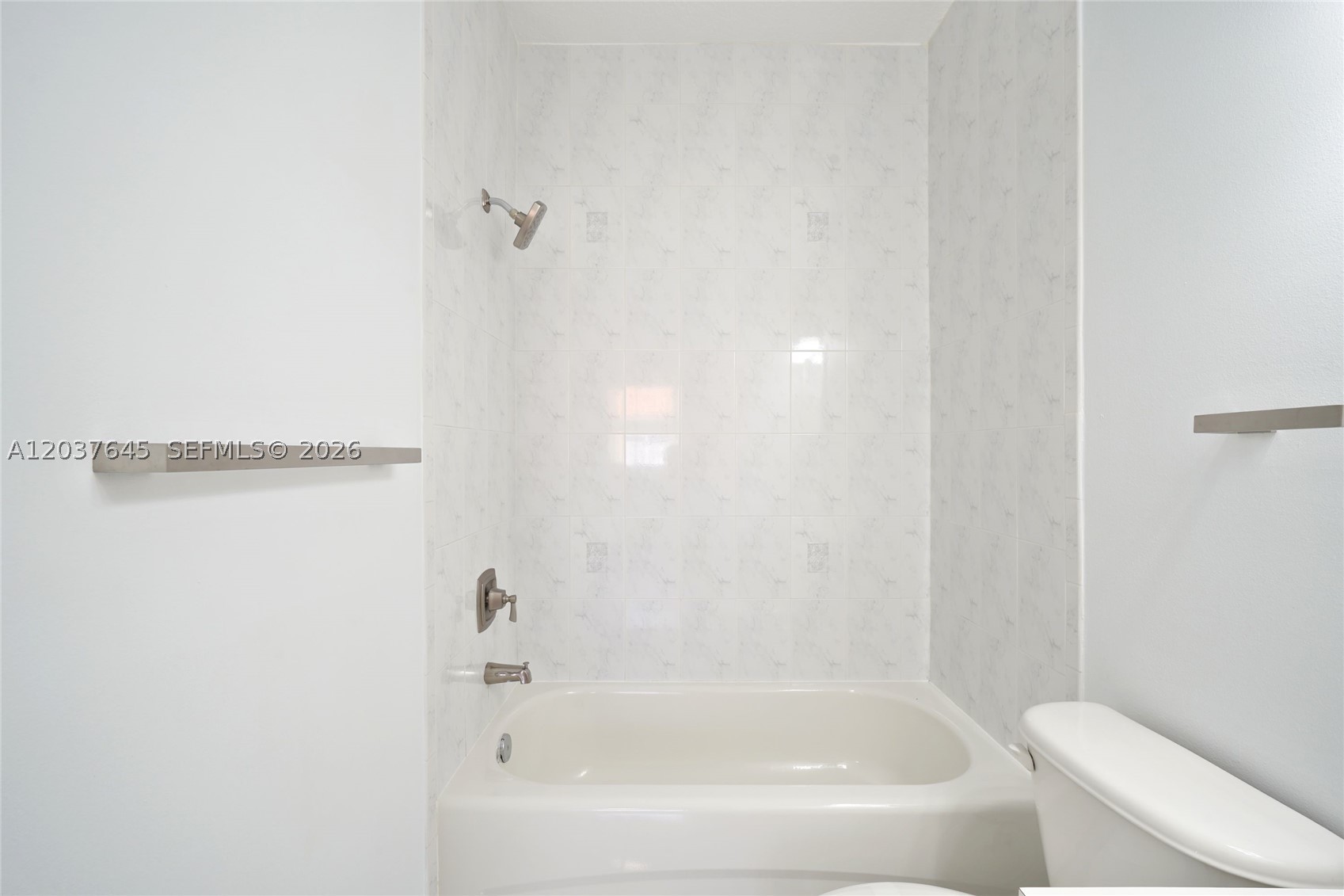 HAMPTON ISLES CONDO - Residential