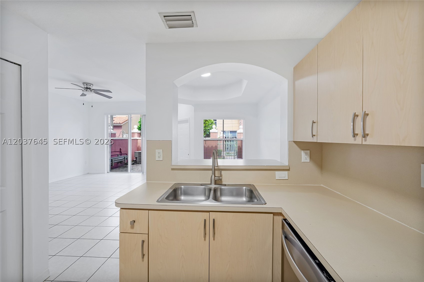 HAMPTON ISLES CONDO - Residential