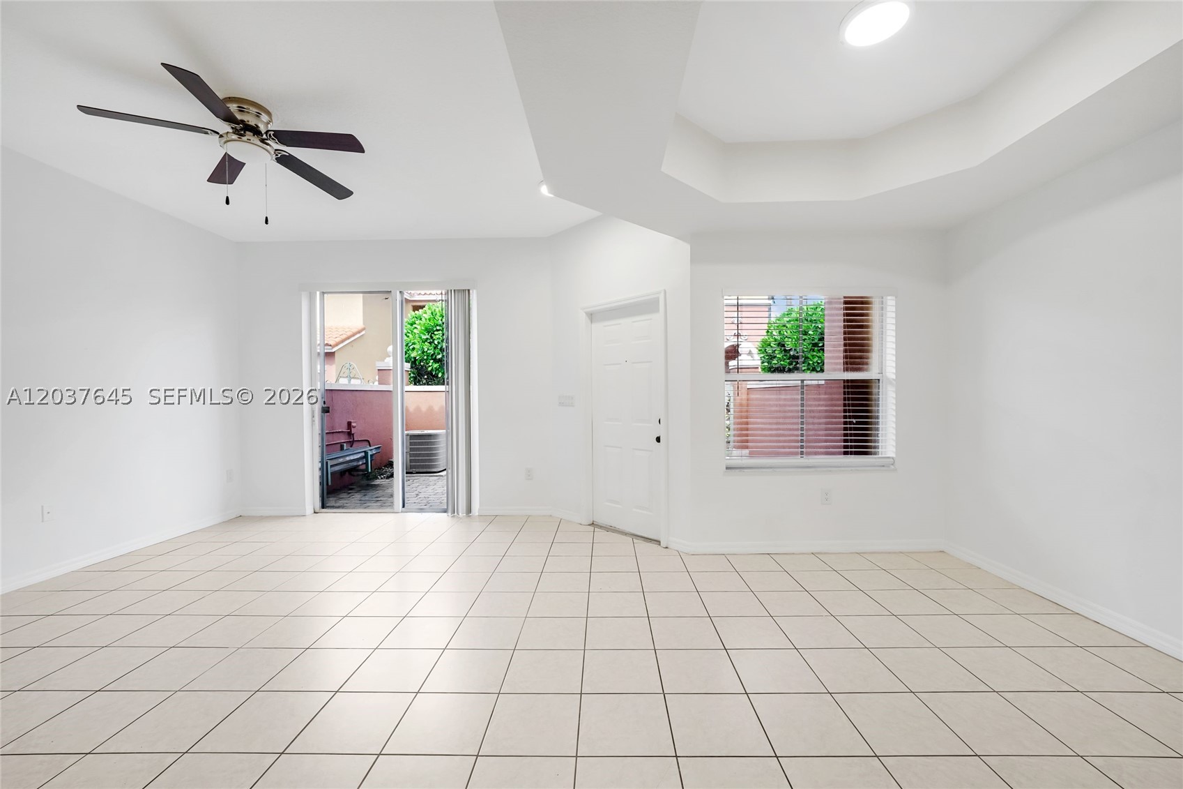 HAMPTON ISLES CONDO - Residential