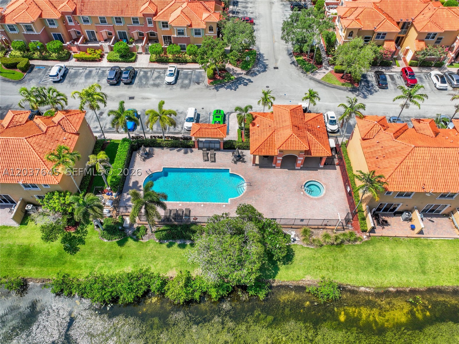 HAMPTON ISLES CONDO - Residential