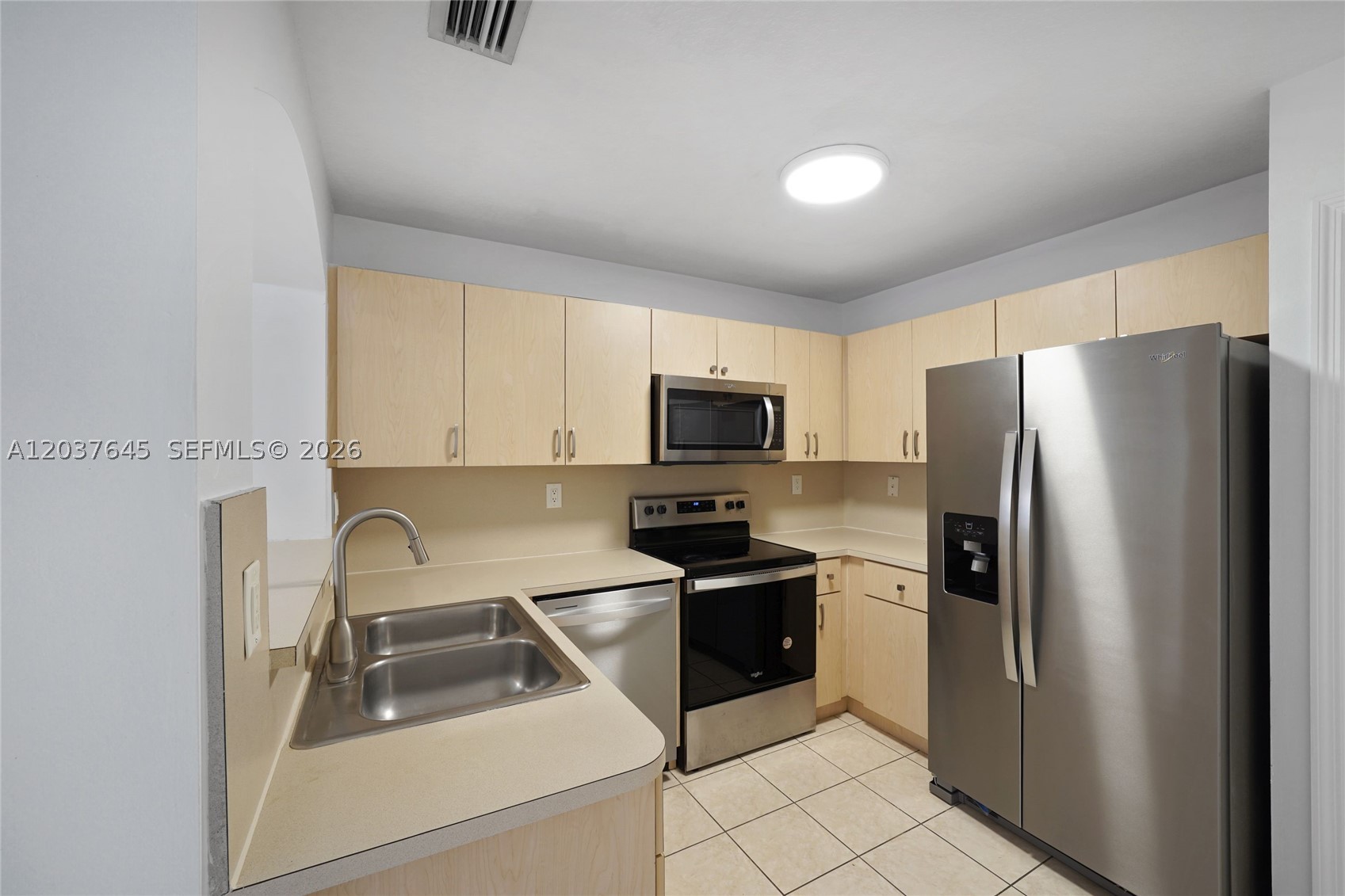 HAMPTON ISLES CONDO - Residential