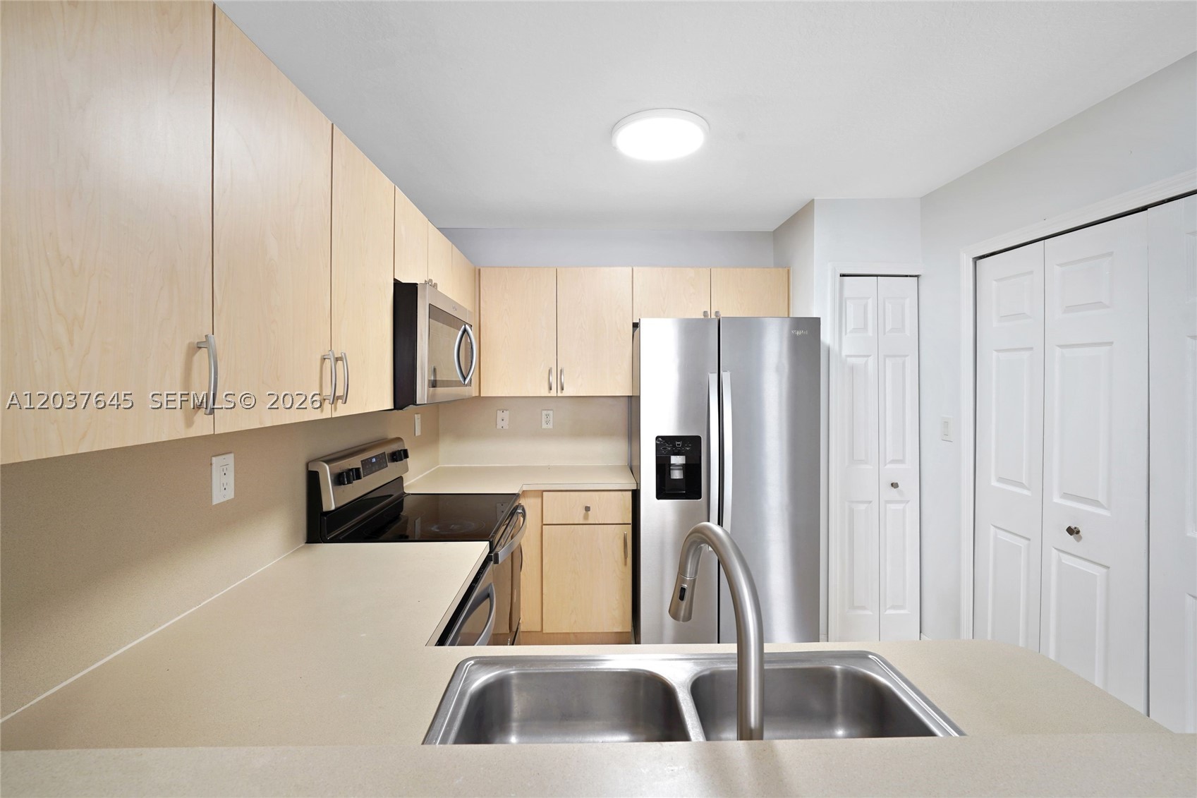 HAMPTON ISLES CONDO - Residential