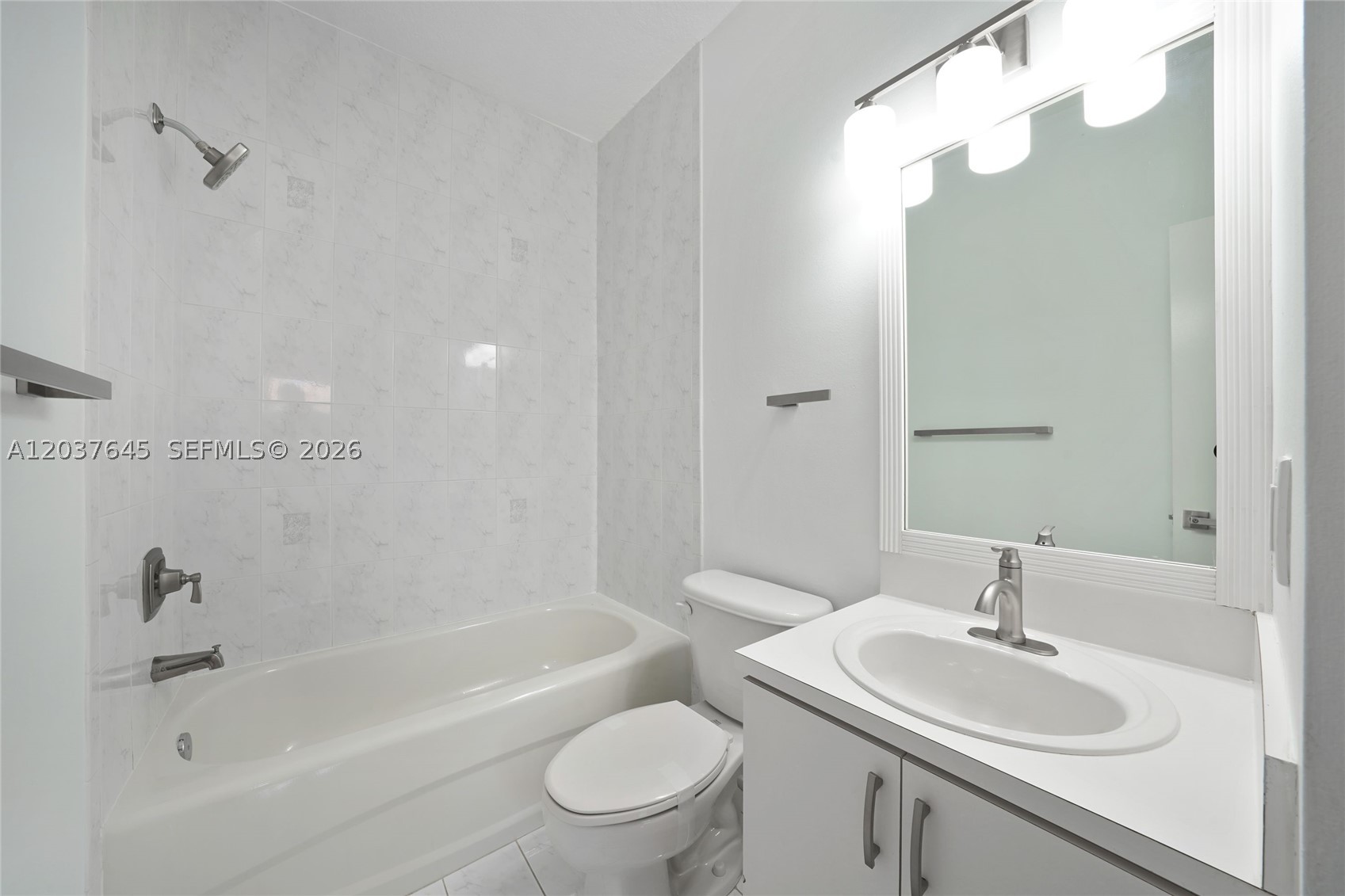 HAMPTON ISLES CONDO - Residential
