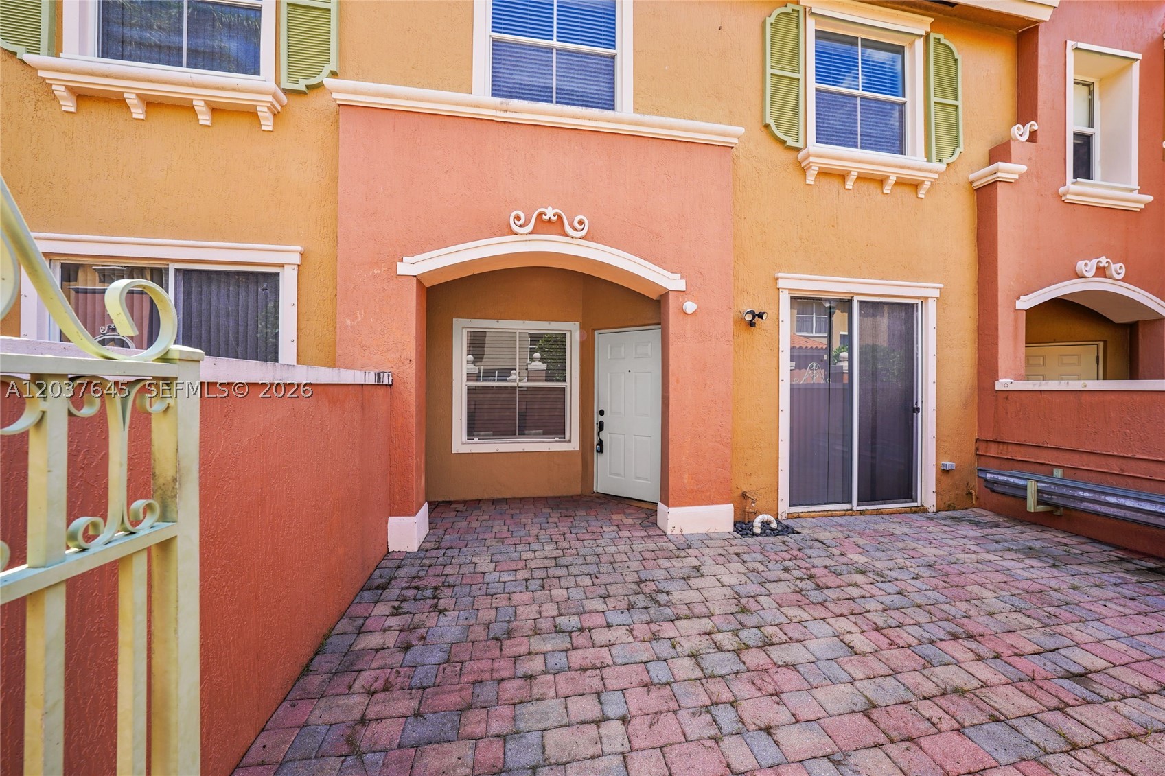 HAMPTON ISLES CONDO - Residential
