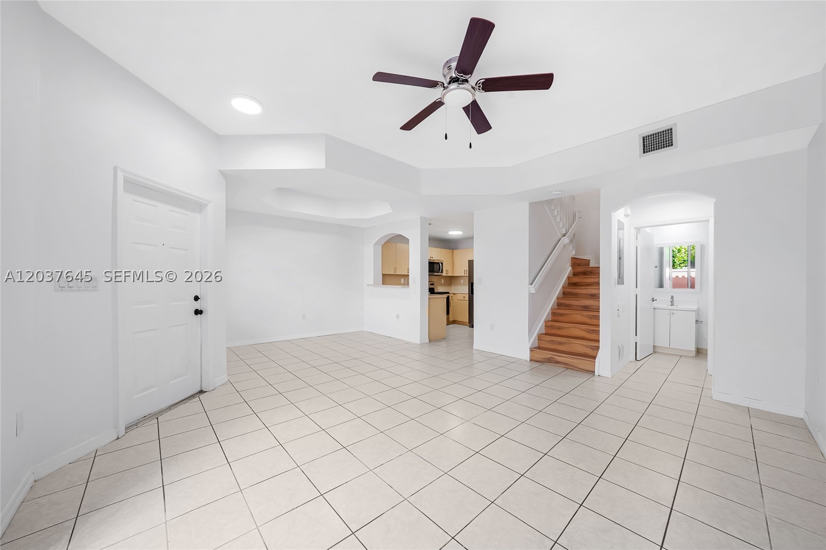 HAMPTON ISLES CONDO - Residential