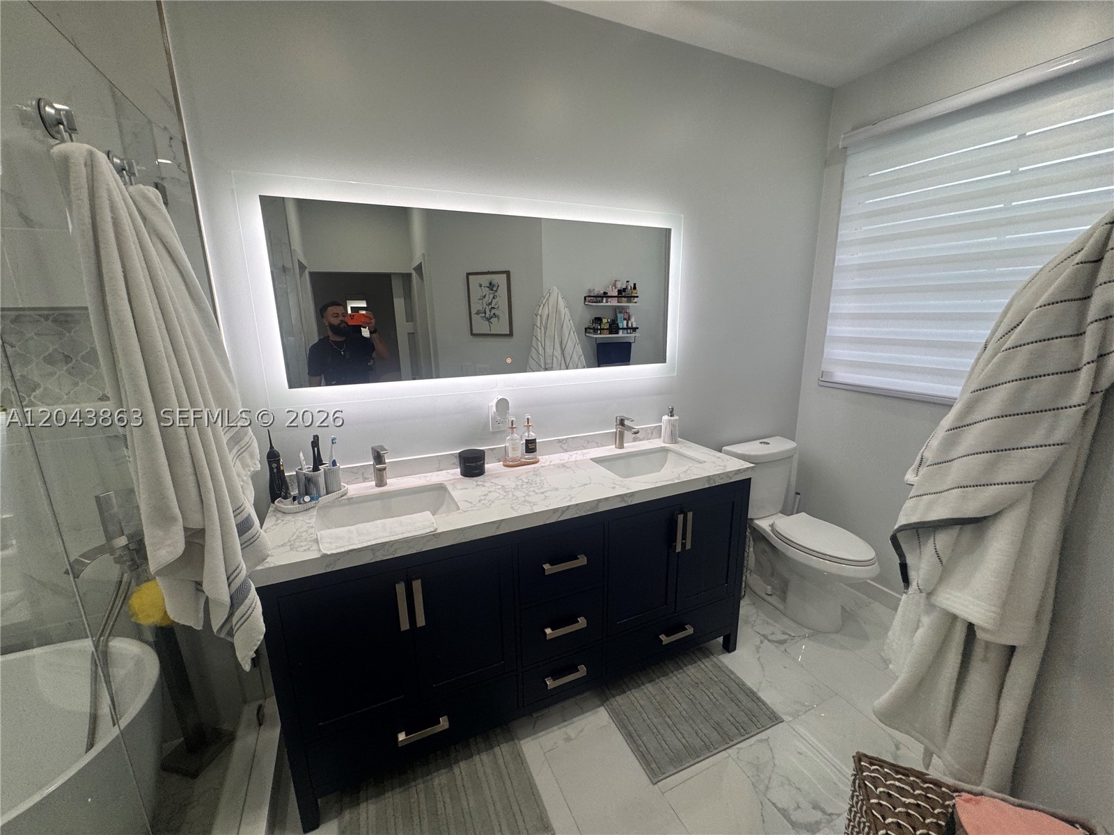 A B AT TAMIAMI TRAIL PHAS - Residential Lease