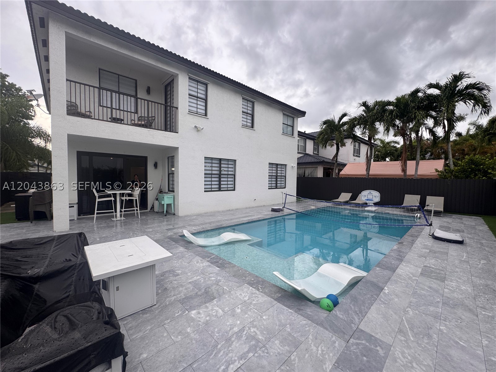 A B AT TAMIAMI TRAIL PHAS - Residential Lease