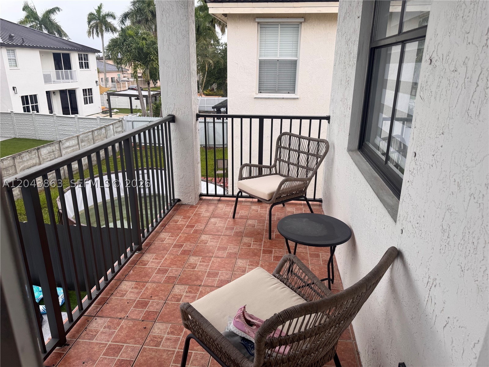 A B AT TAMIAMI TRAIL PHAS - Residential Lease