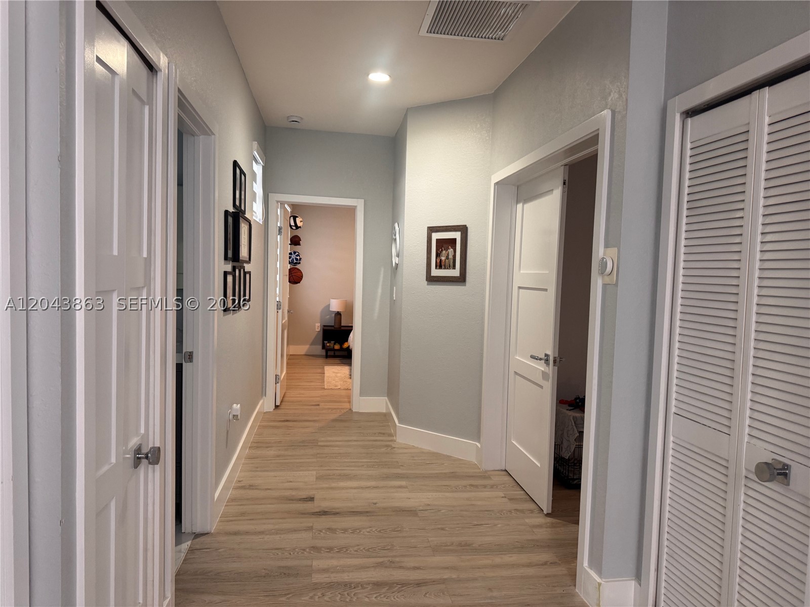 A B AT TAMIAMI TRAIL PHAS - Residential Lease
