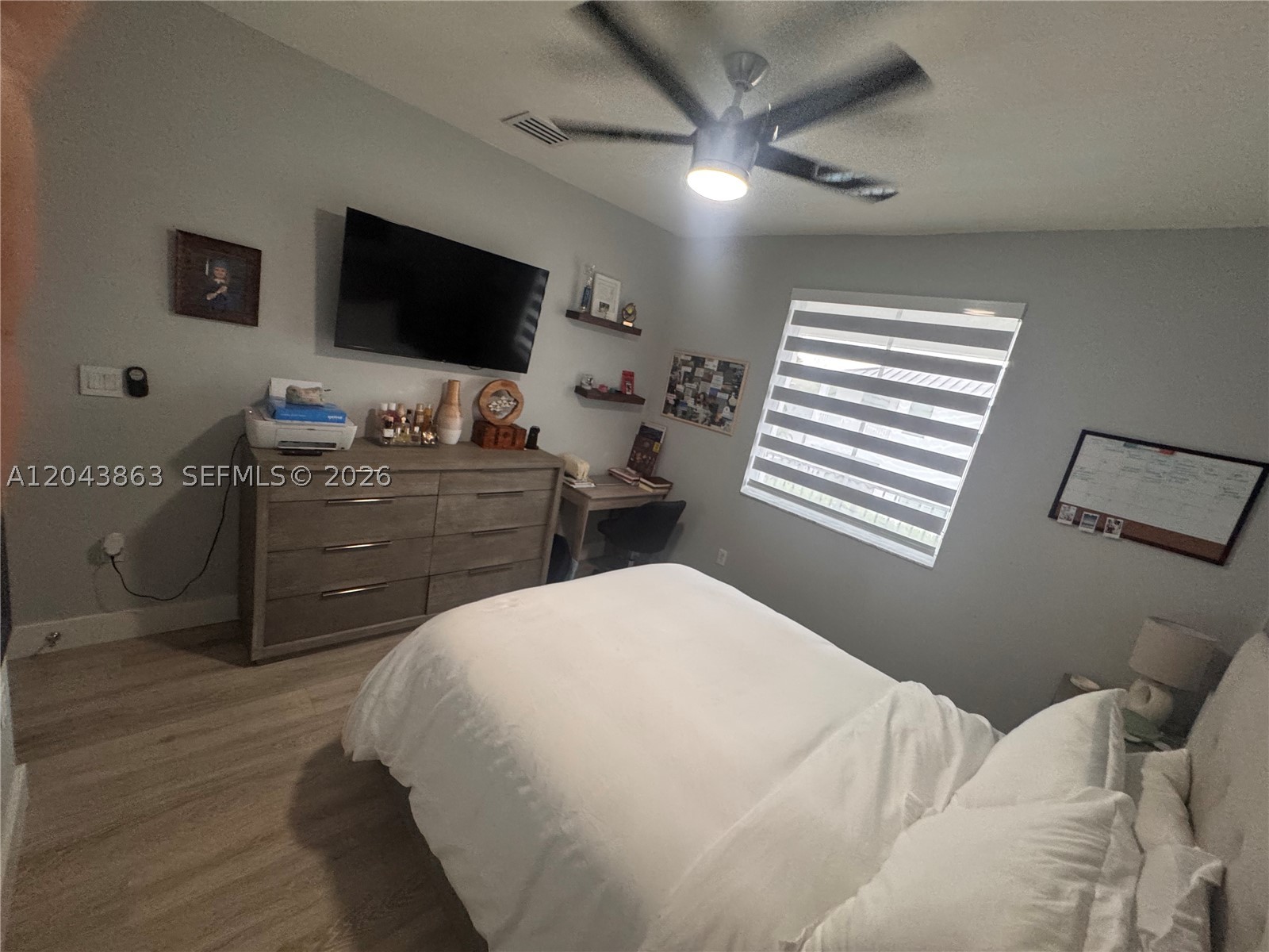 A B AT TAMIAMI TRAIL PHAS - Residential Lease