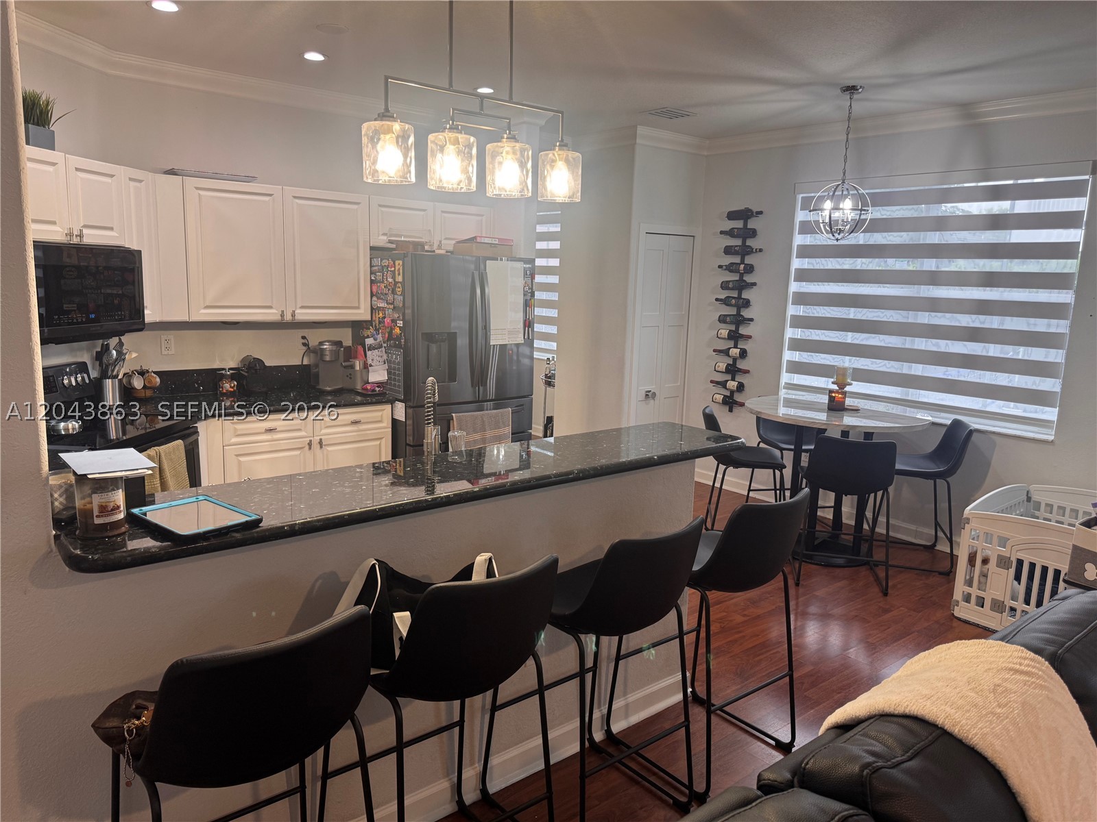 A B AT TAMIAMI TRAIL PHAS - Residential Lease