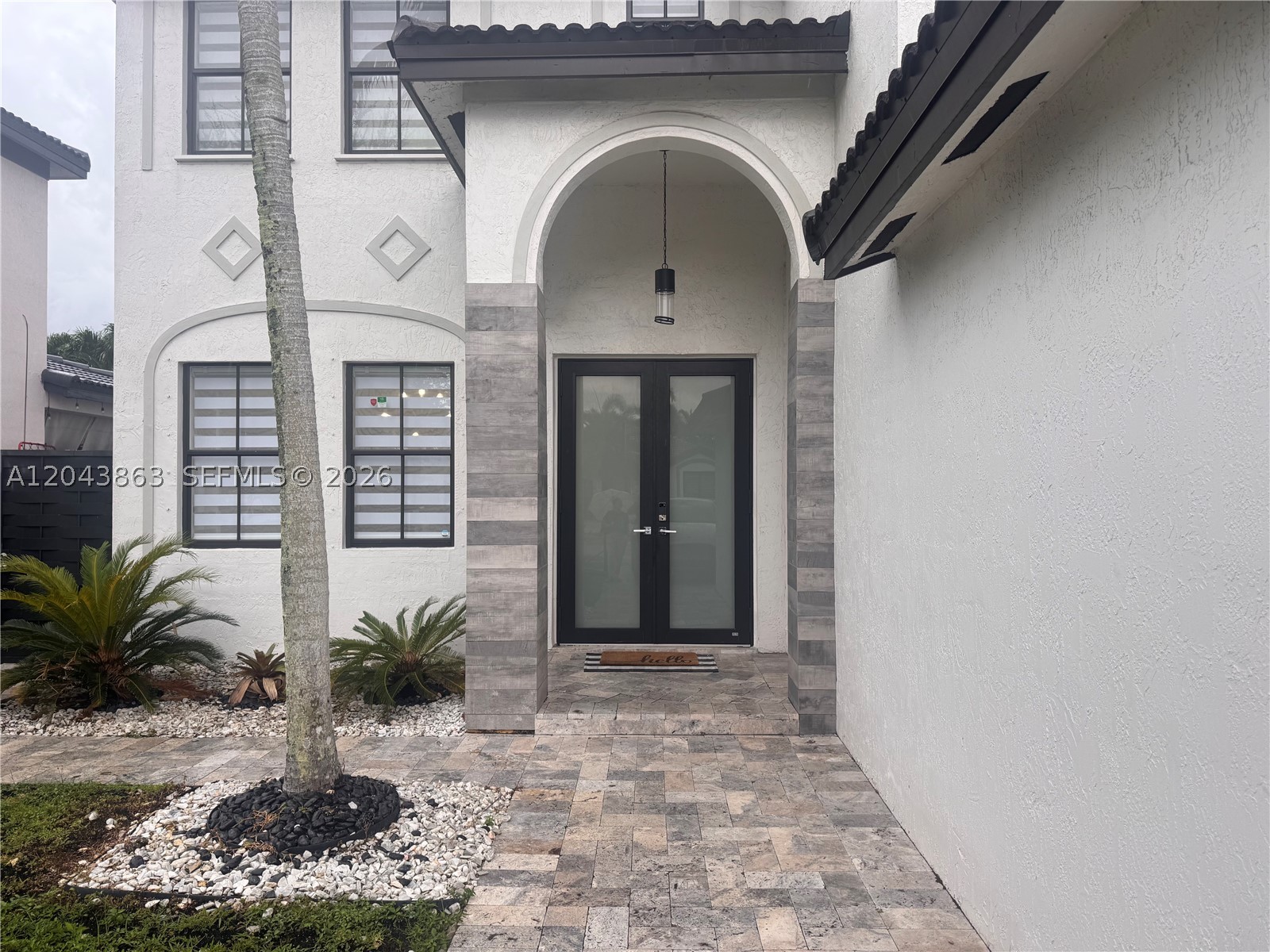 A B AT TAMIAMI TRAIL PHAS - Residential Lease