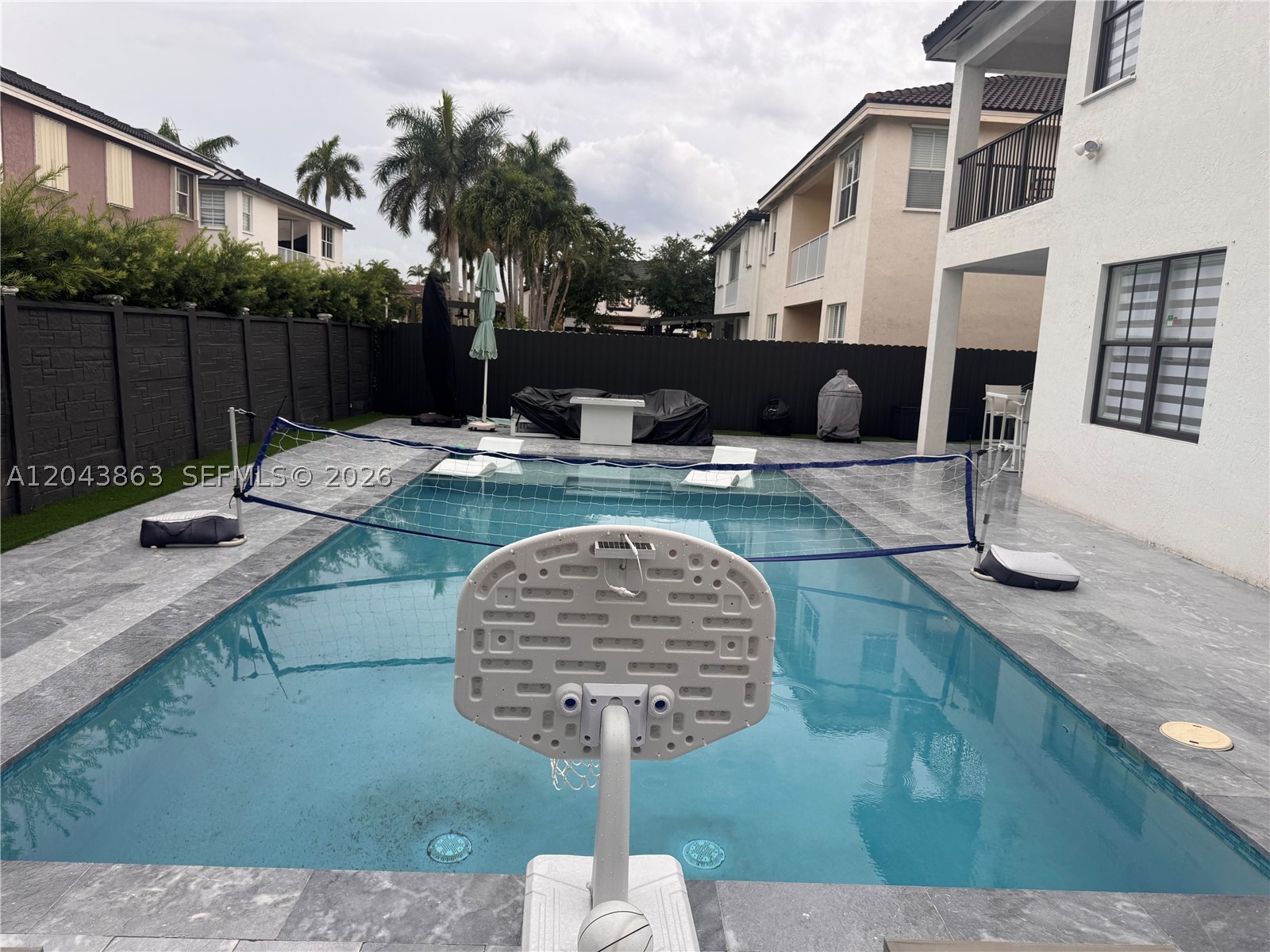 A B AT TAMIAMI TRAIL PHAS - Residential Lease