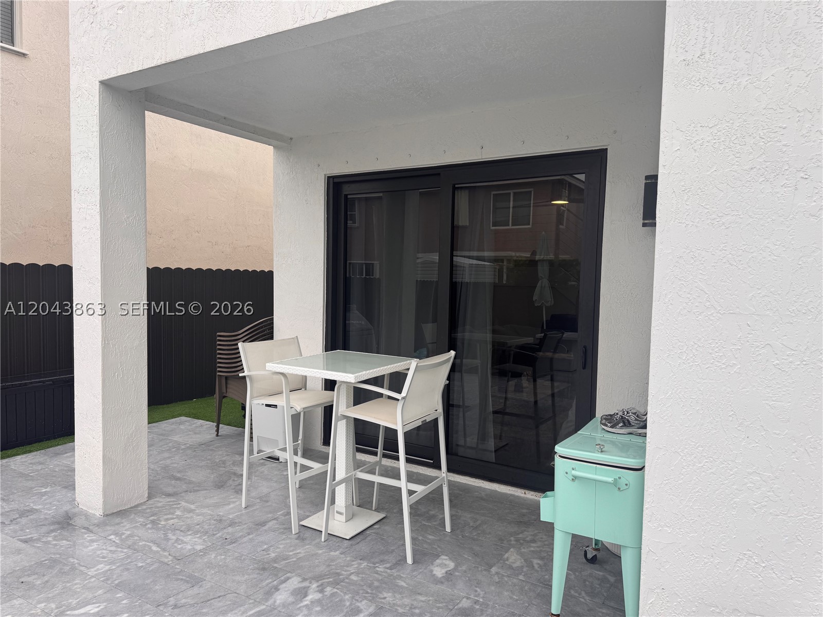 A B AT TAMIAMI TRAIL PHAS - Residential Lease