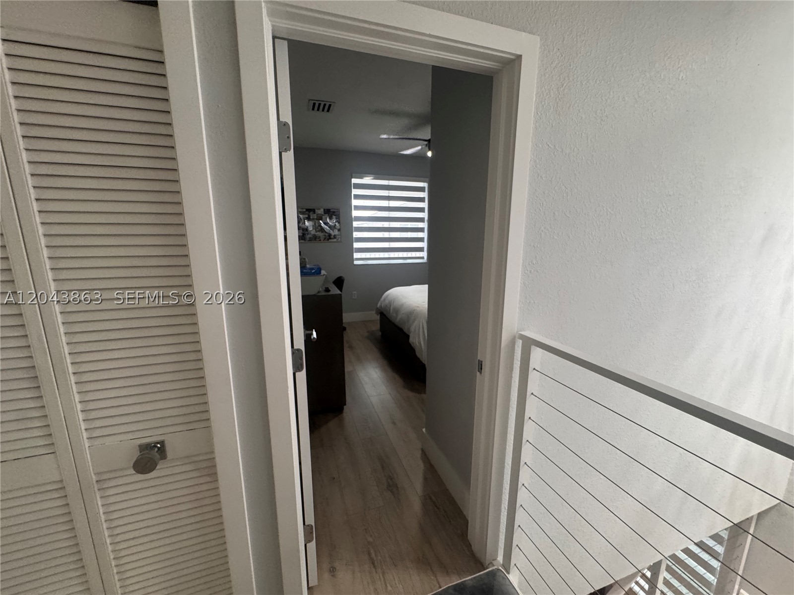 A B AT TAMIAMI TRAIL PHAS - Residential Lease