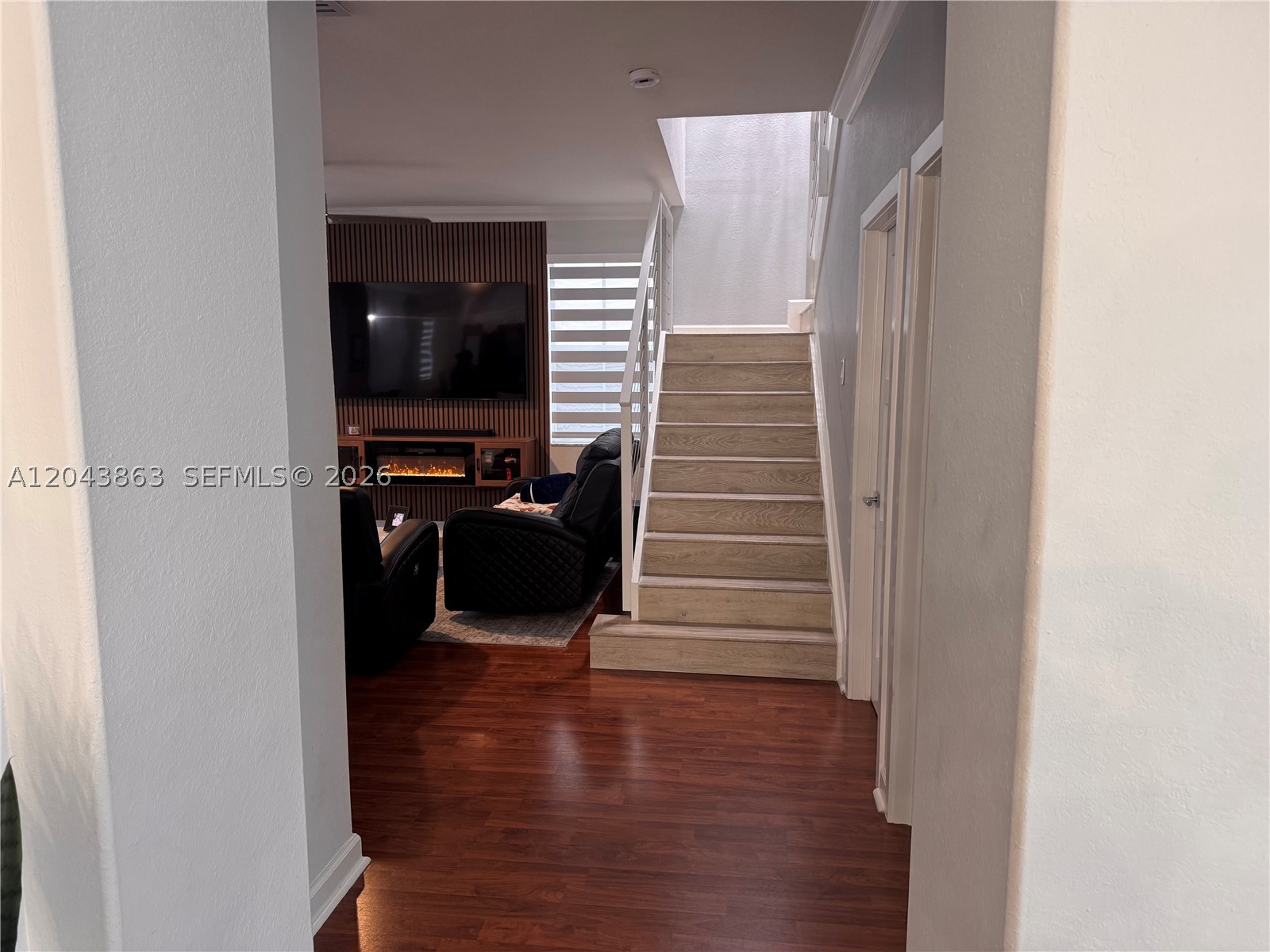 A B AT TAMIAMI TRAIL PHAS - Residential Lease