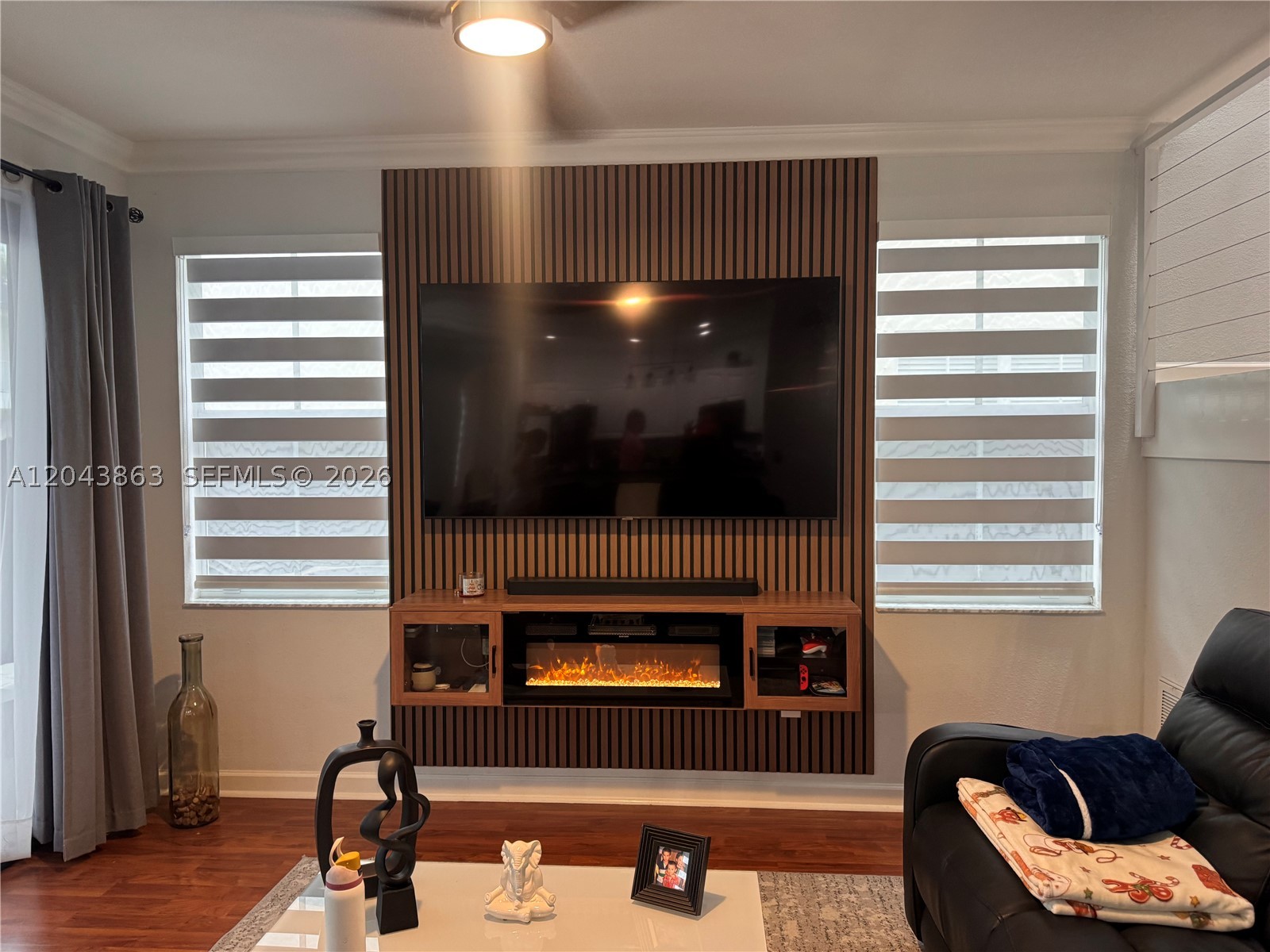 A B AT TAMIAMI TRAIL PHAS - Residential Lease