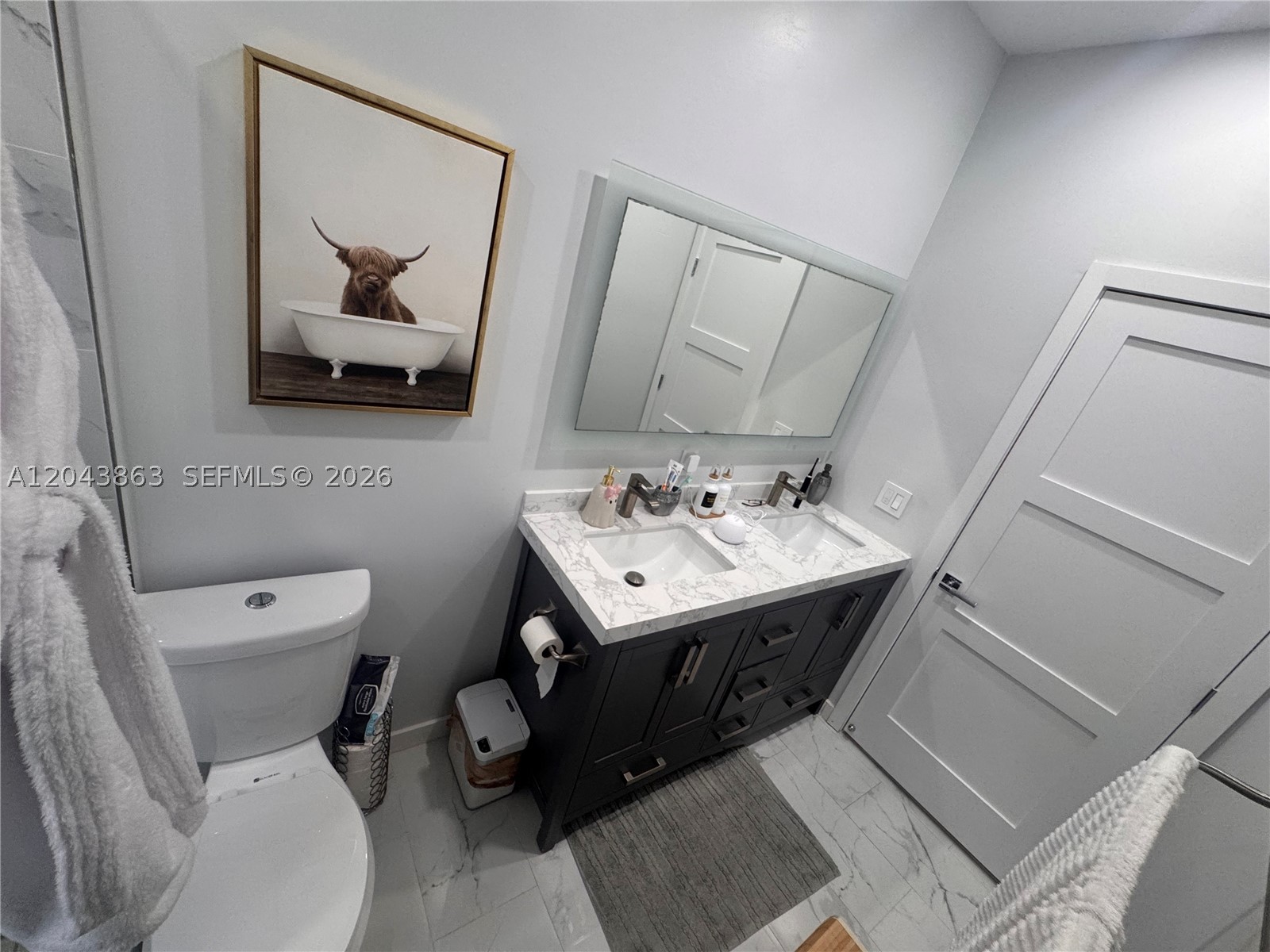 A B AT TAMIAMI TRAIL PHAS - Residential Lease