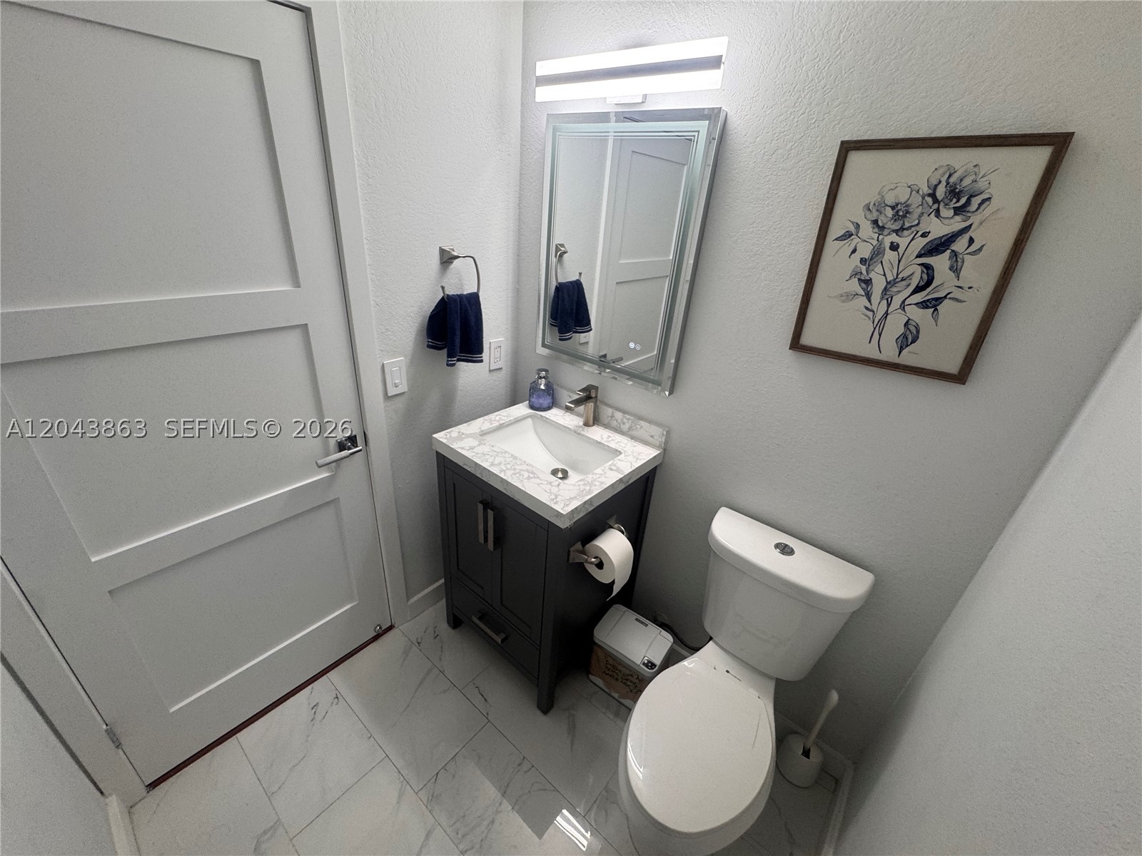 A B AT TAMIAMI TRAIL PHAS - Residential Lease