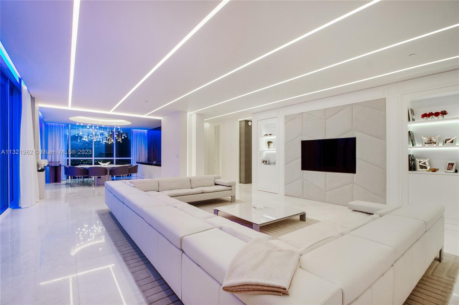 CONTINUUM ON SOUTH BEACH - Residential
