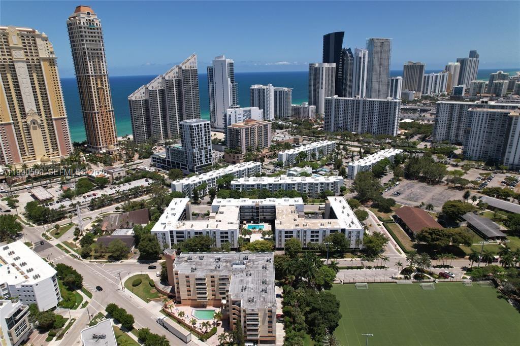 LE CARTIER CONDO - Residential