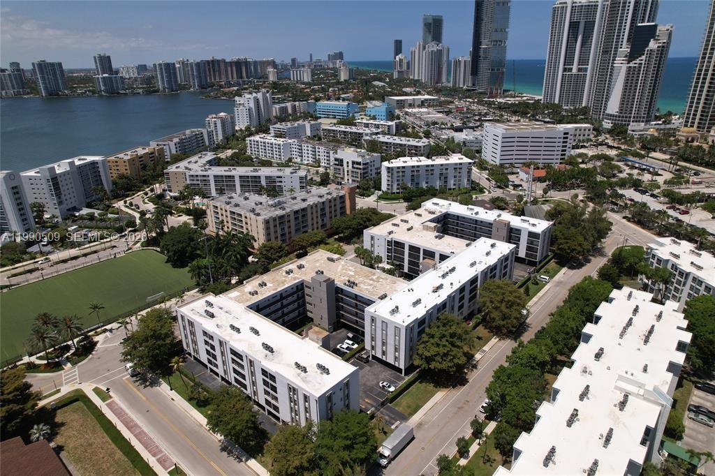 LE CARTIER CONDO - Residential