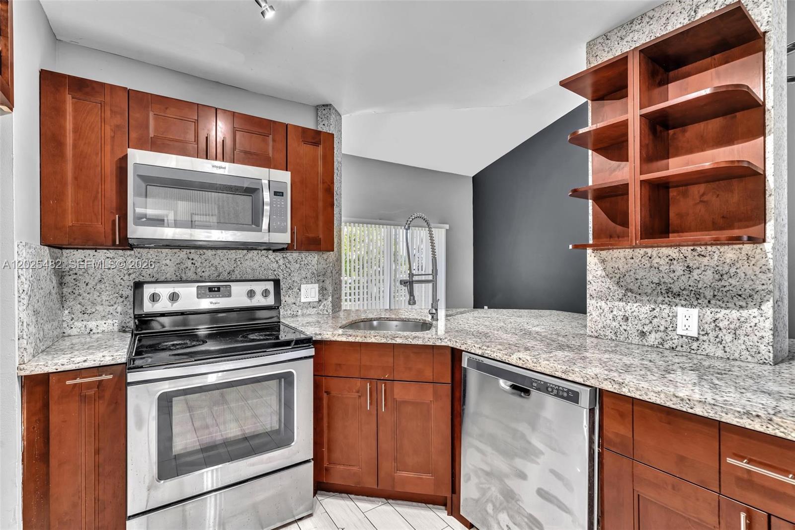 SUMMER LAKE CONDO - Residential Lease