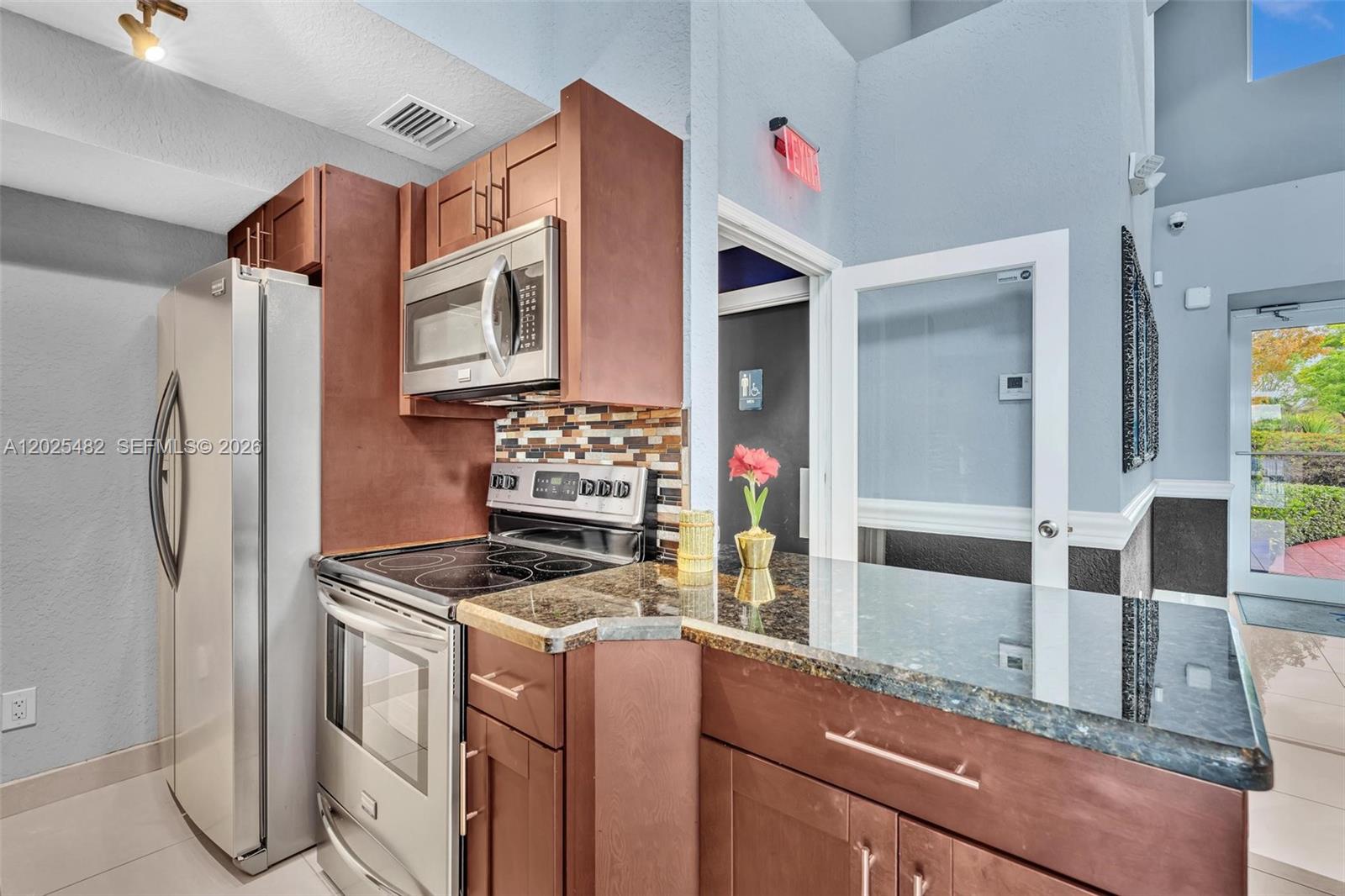 SUMMER LAKE CONDO - Residential Lease