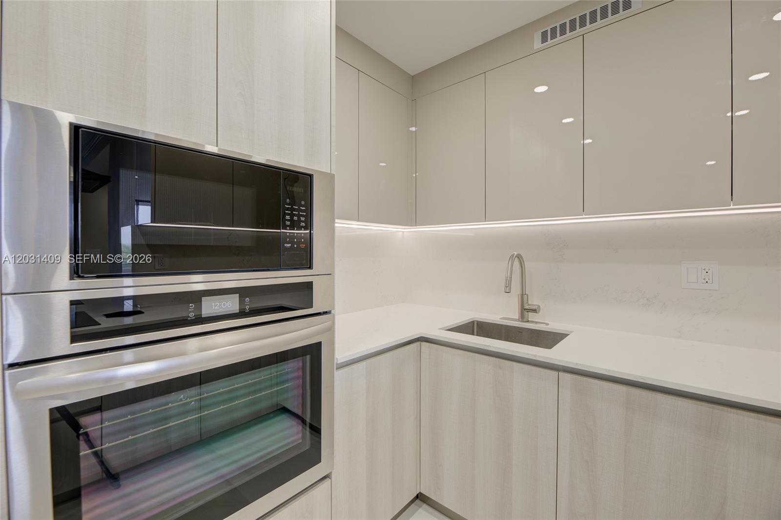 OLYMPUS CONDO PHASE - Residential Lease