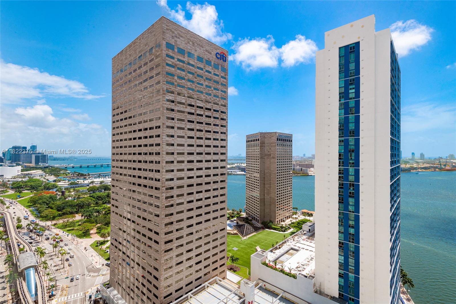 MET 1 CONDO - Residential