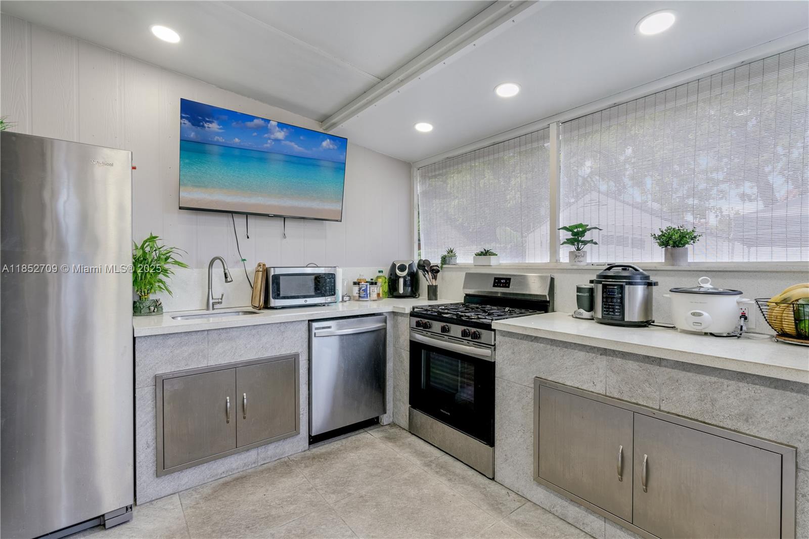 CENTRAL HEIGHTS - Residential Income