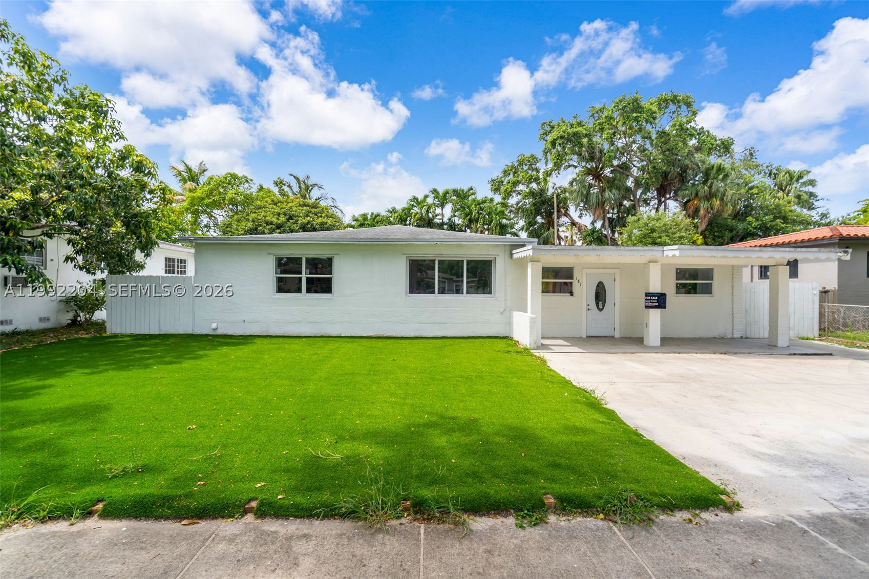 Bright, fully updated home in a great location near 95. Modern open kitchen with stainless-steel appliances flows to
a spacious living area—easy for everyday life and entertaining. Practical layout with 4 bedrooms / 3 baths plus a
separate laundry room. Parking for up to 6 cars in the wide driveway. Two A/C zones for comfort and efficiency.
Fully fenced front and back yards for privacy, pets, and play. Move-in ready