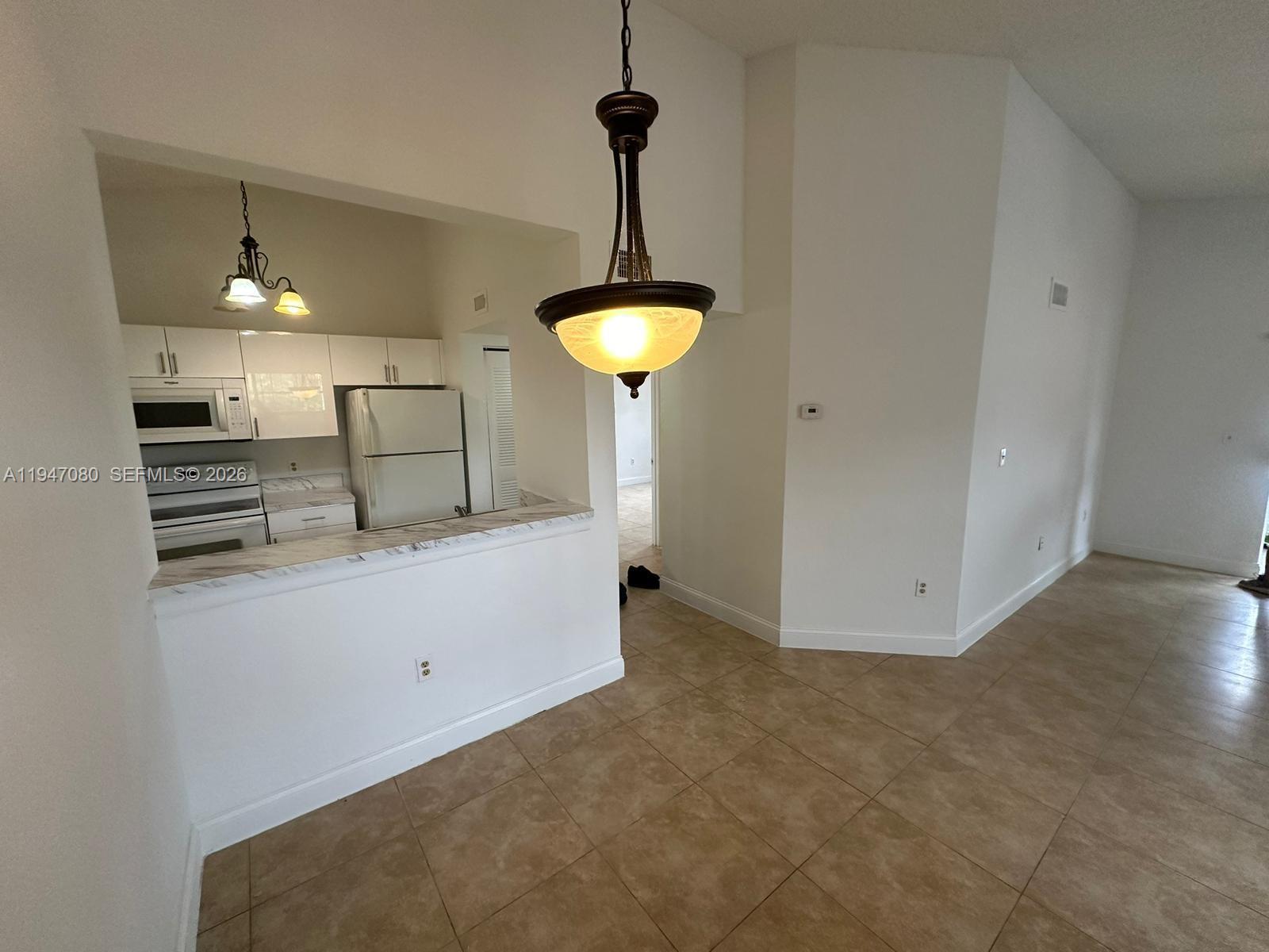 LAKEVIEW CLUB CONDO - Residential Lease